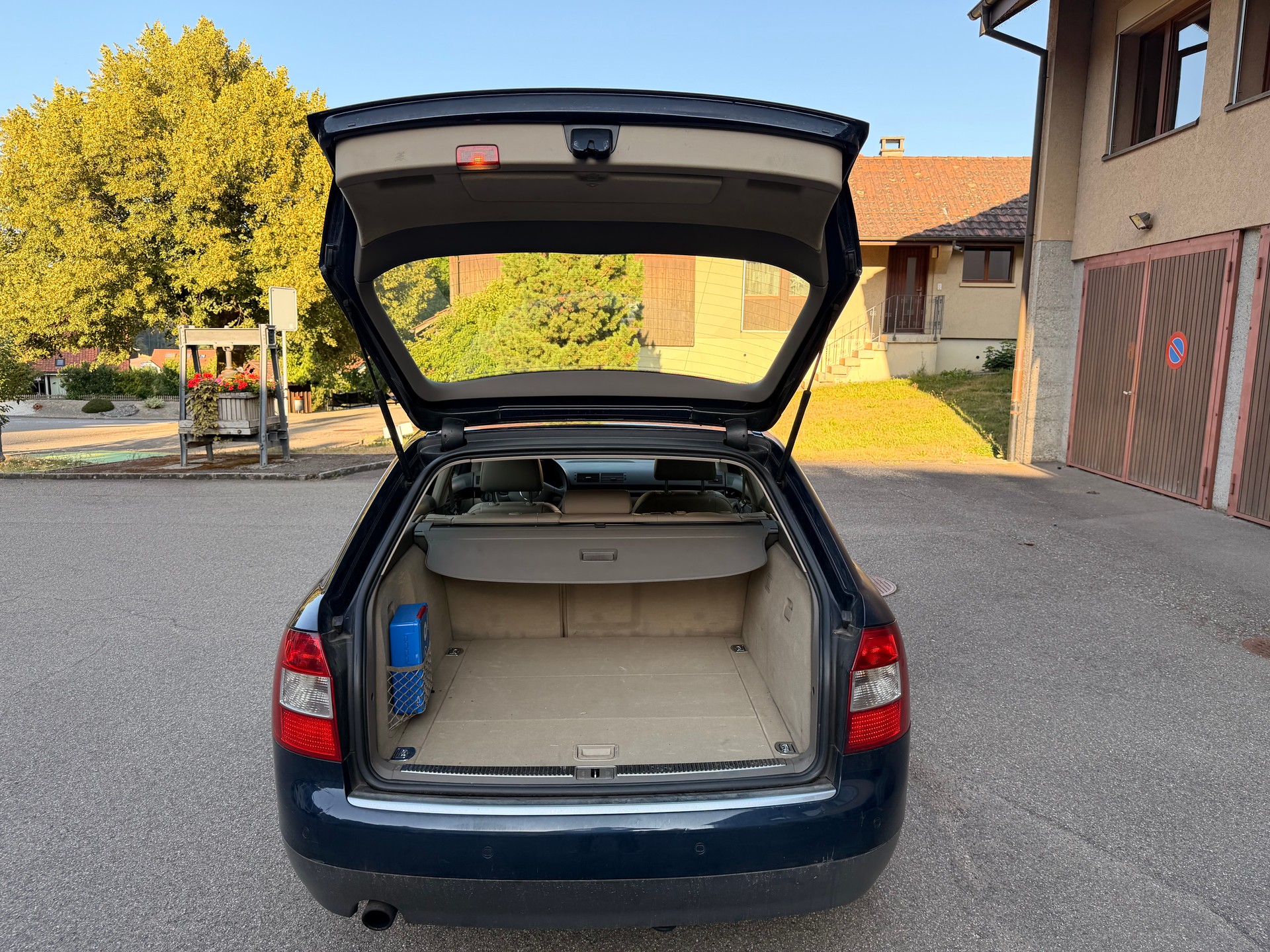 AUDI A4 Avant 2.0 FSI-image-4