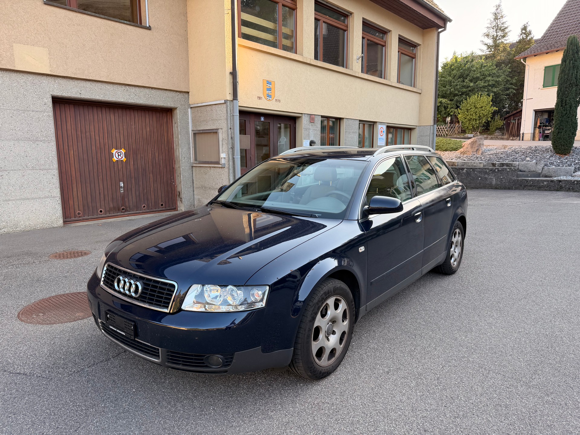 AUDI A4 Avant 2.0 FSI-image-0
