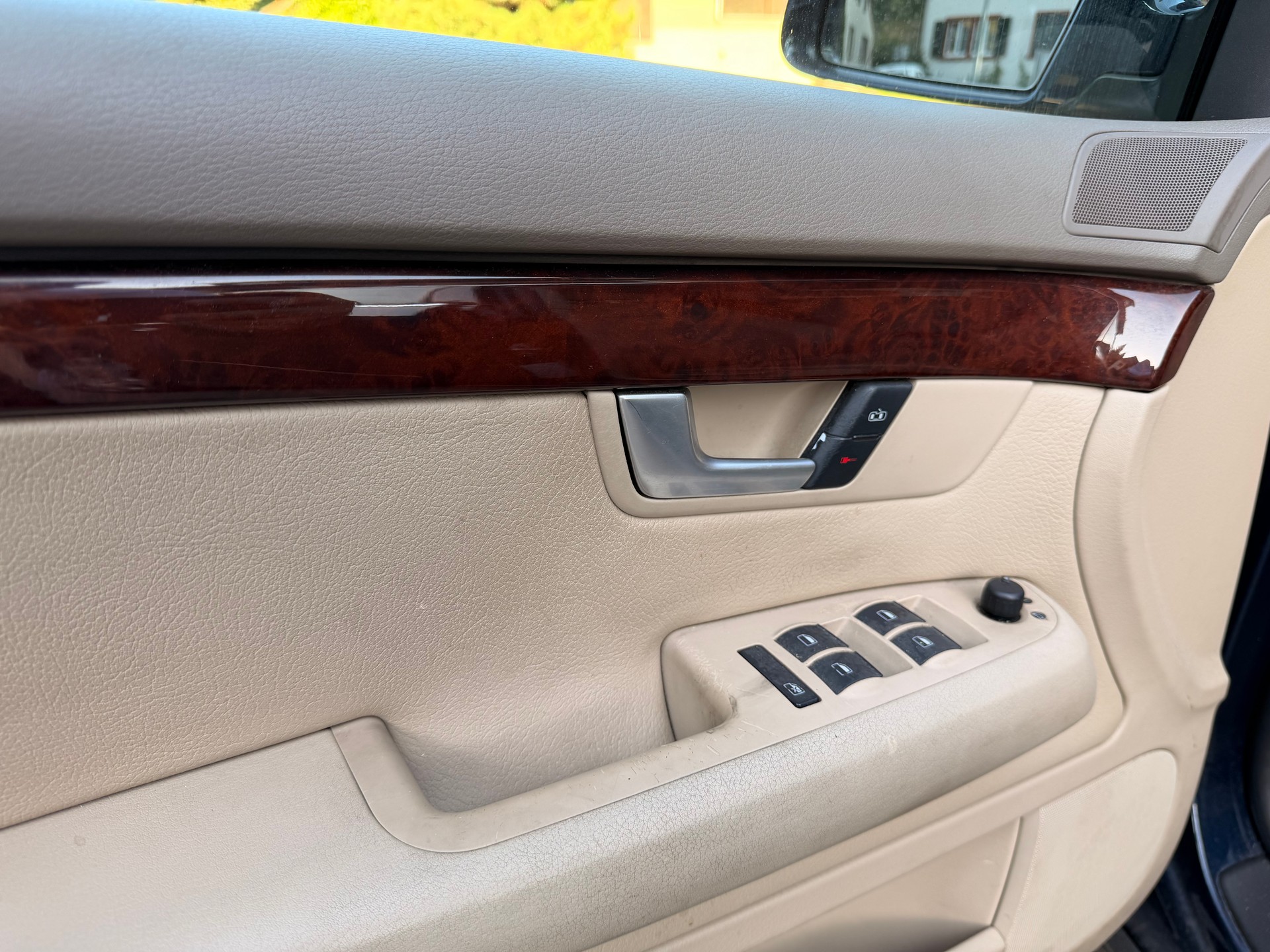 AUDI A4 Avant 2.0 FSI-image-11