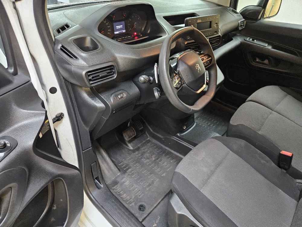PEUGEOT Partner 1.2 Pure Tech s/s Premium EAT8 1000kg-image-10