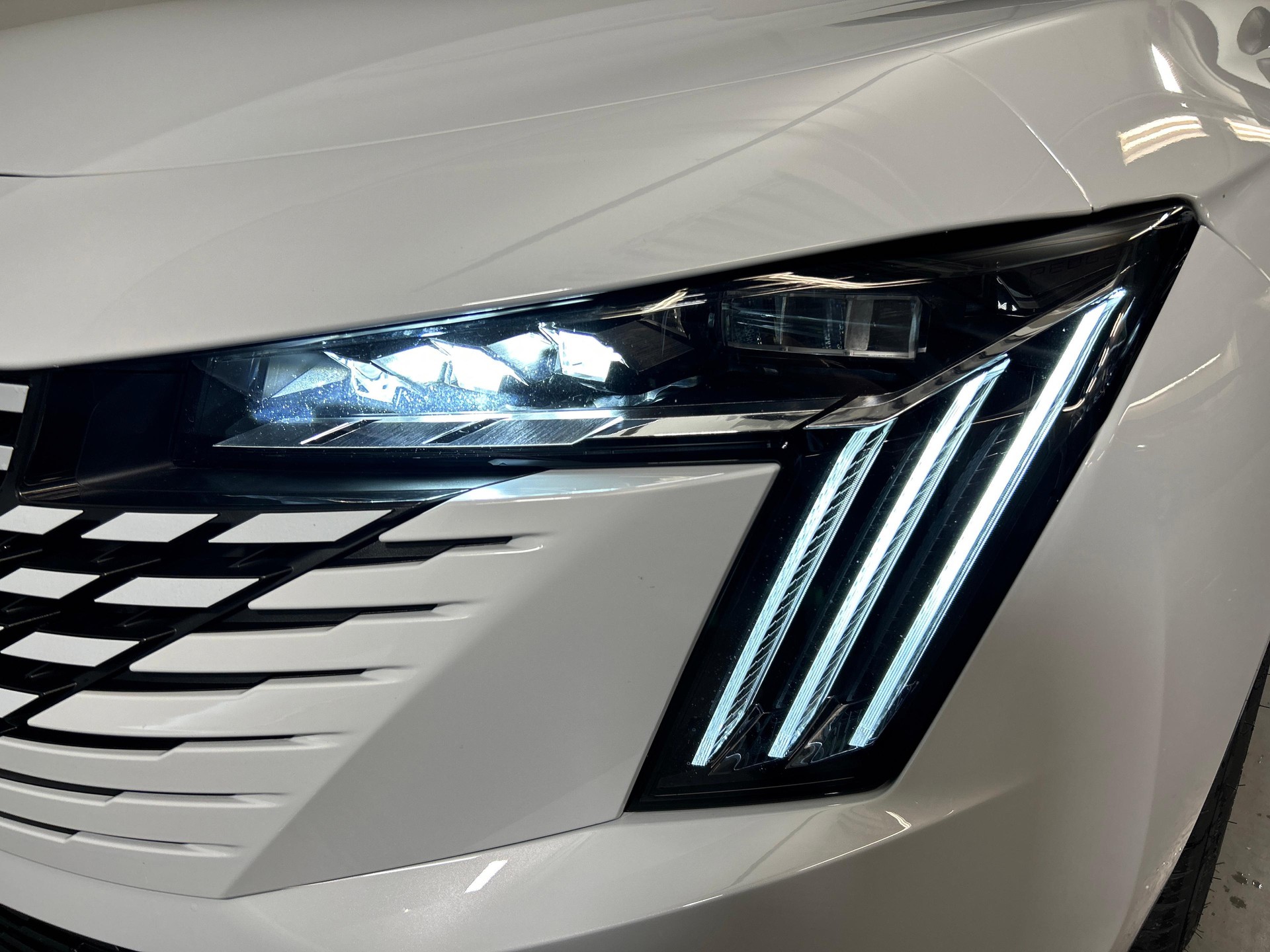 PEUGEOT 508 SW 1.6 Plug-in Hybrid GT-image-15