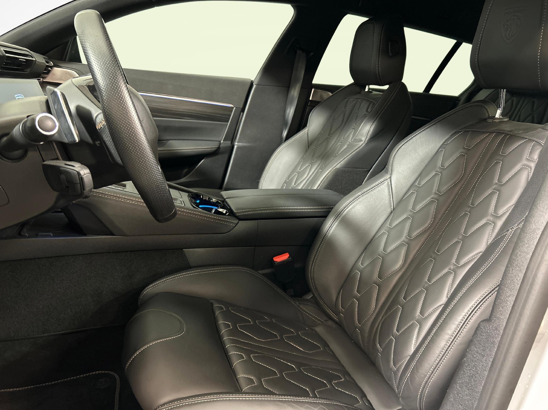PEUGEOT 508 SW 1.6 Plug-in Hybrid GT-showroom-element-2