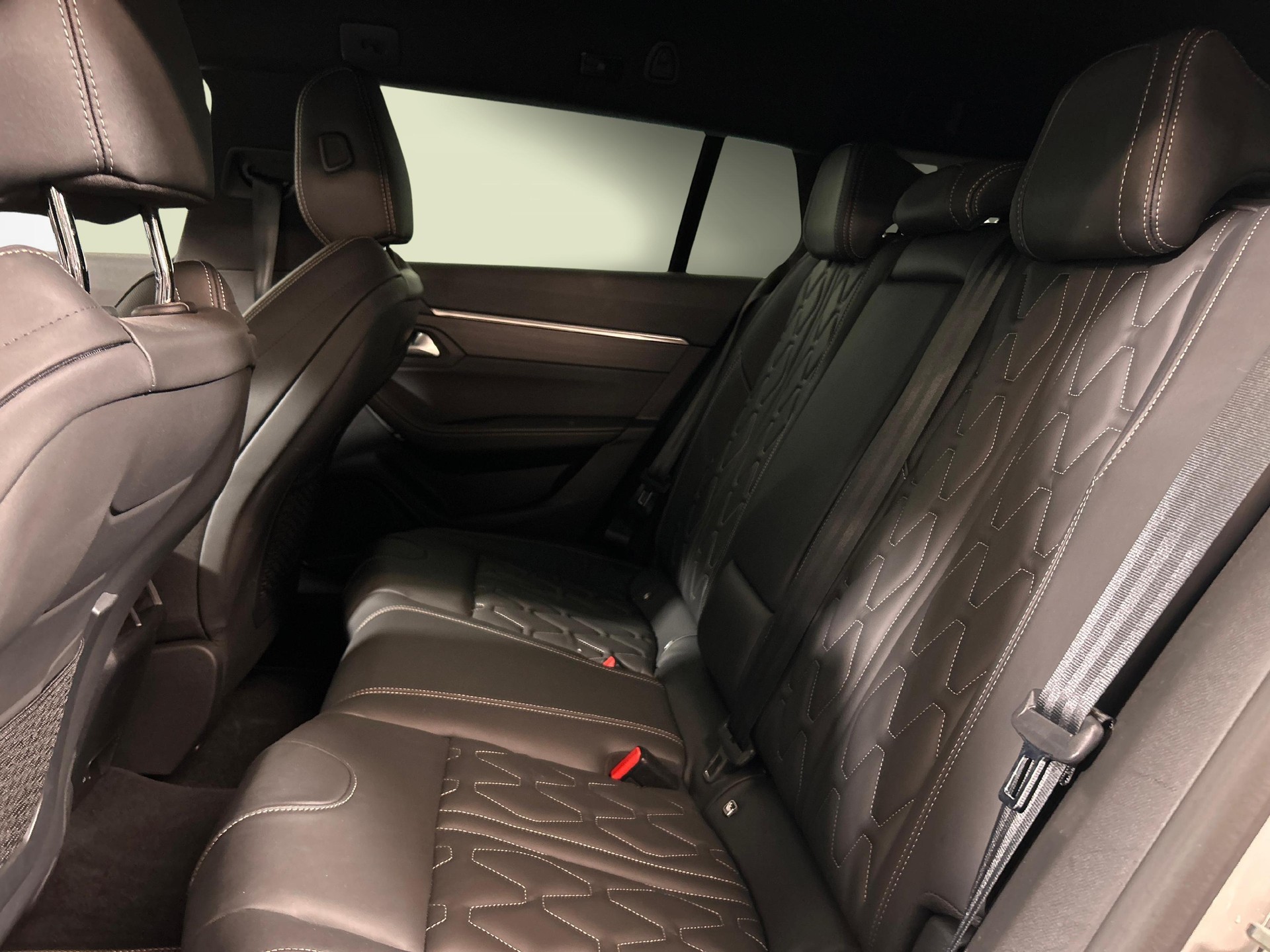 PEUGEOT 508 SW 1.6 Plug-in Hybrid GT-showroom-element-3