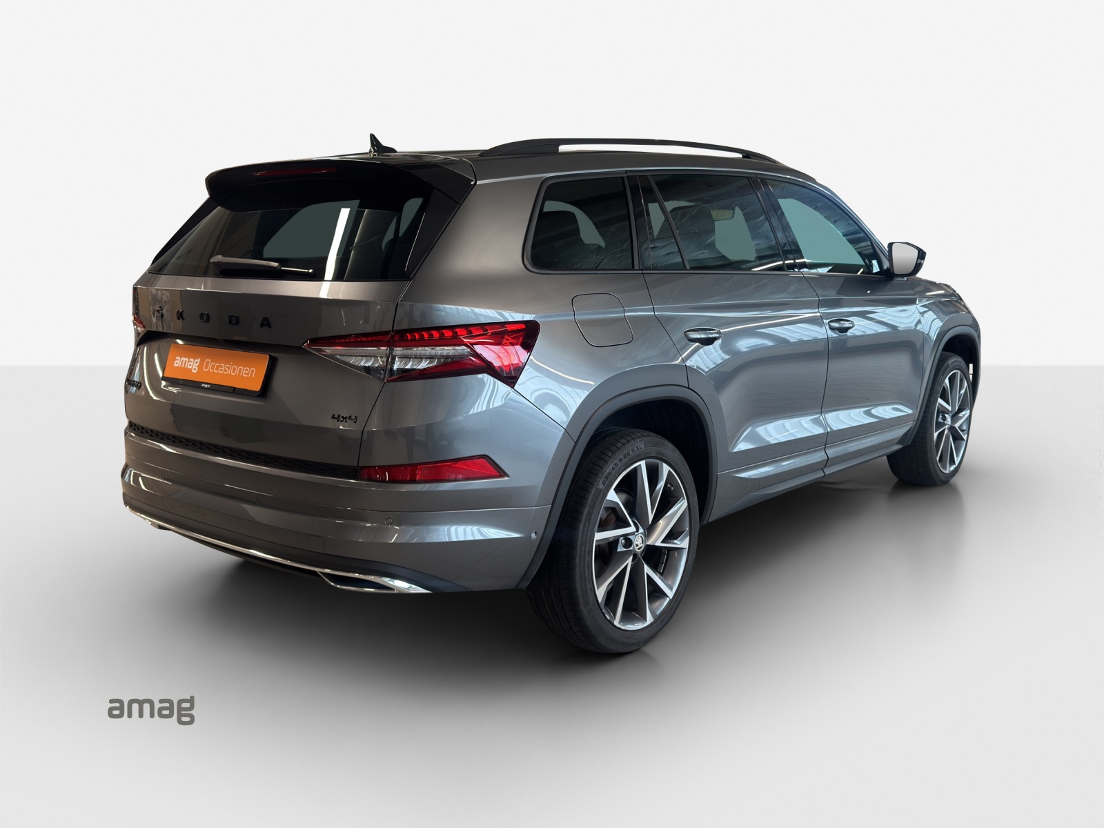 SKODA Kodiaq 2.0 TSI 4x4 SportLine-image-4