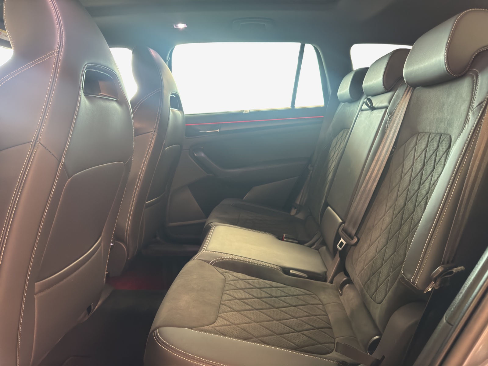 SKODA Kodiaq 2.0 TSI 4x4 SportLine-image-11