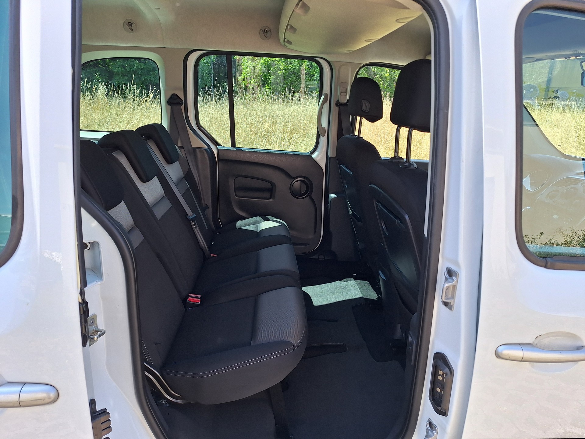 RENAULT Kangoo 1.2 16V Turbo Dynamique-image-8