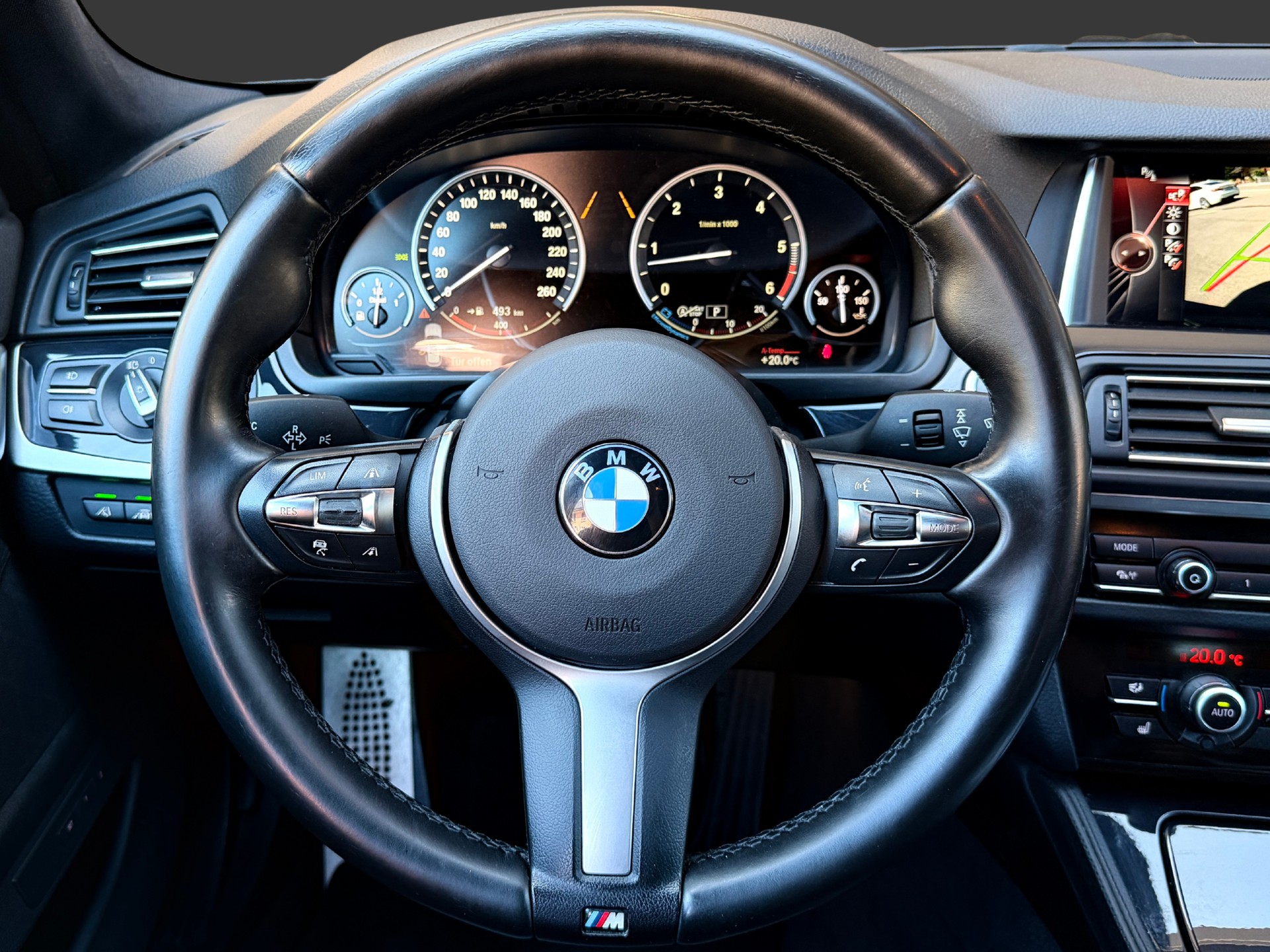 BMW 530d Touring xDrive M Sport Steptronic-image-16
