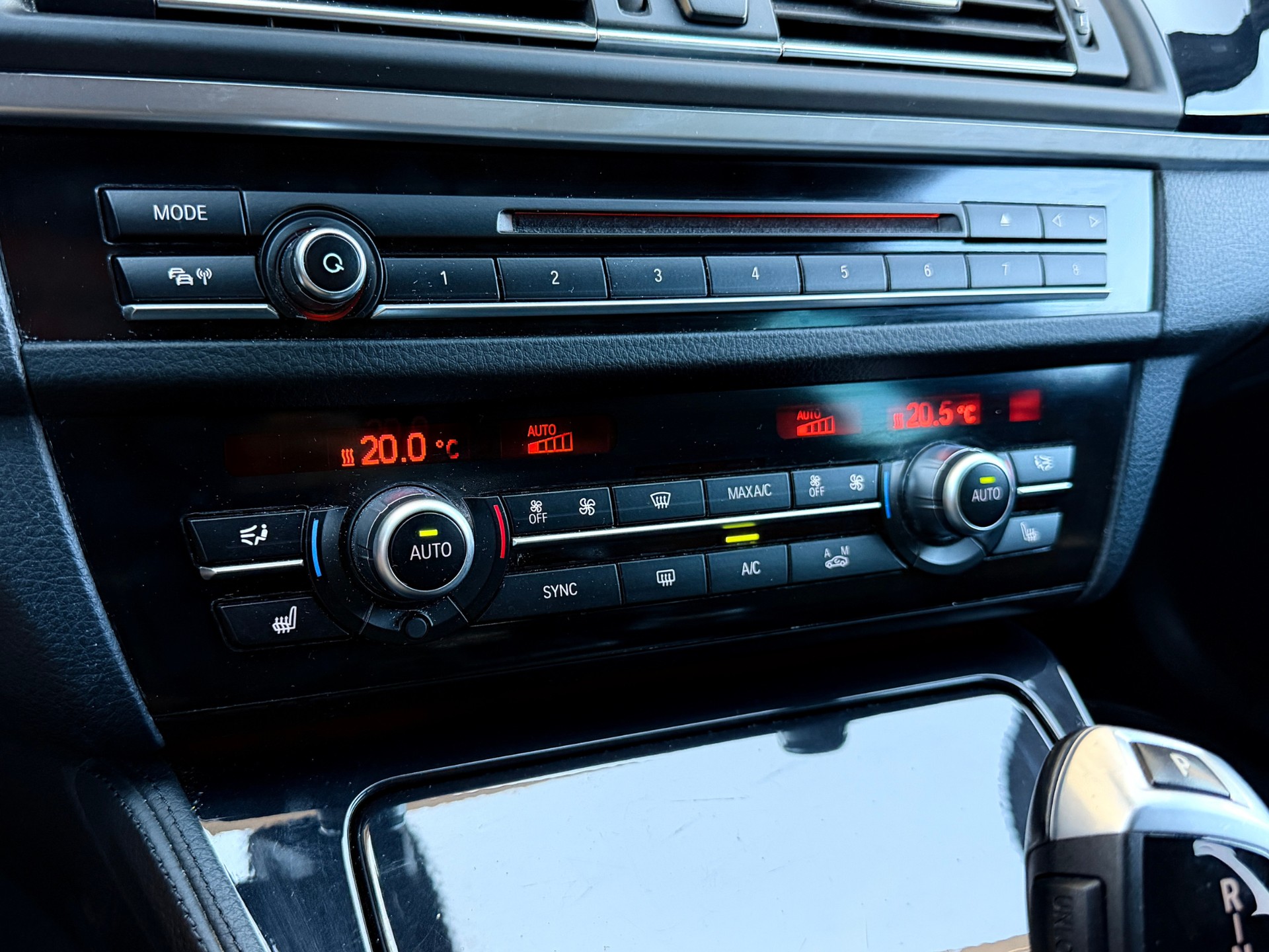 BMW 530d Touring xDrive M Sport Steptronic-image-18