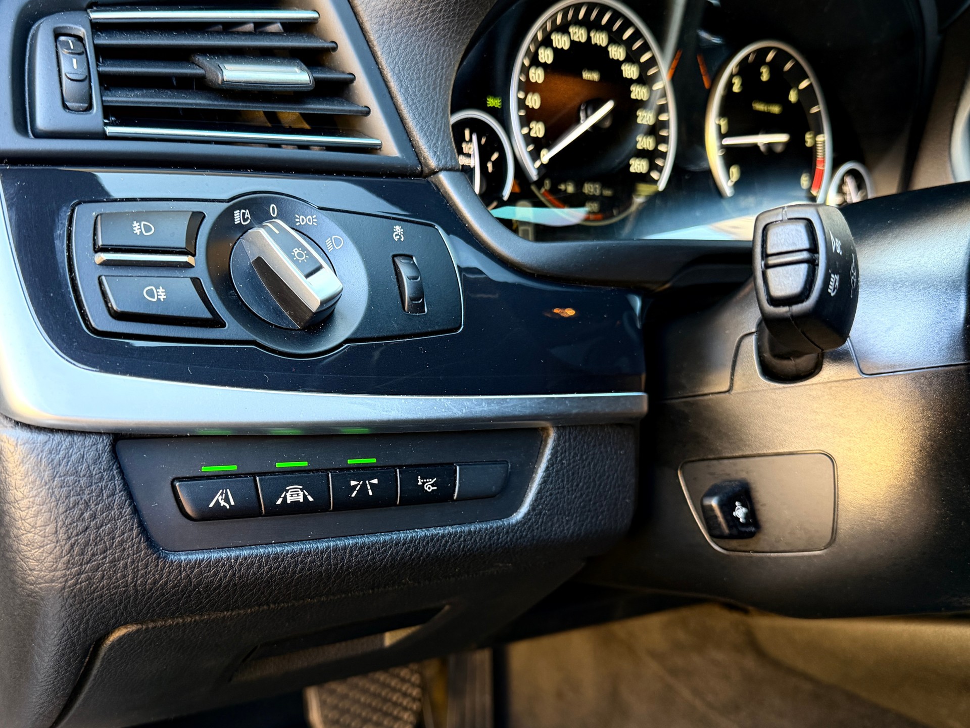 BMW 530d Touring xDrive M Sport Steptronic-image-19