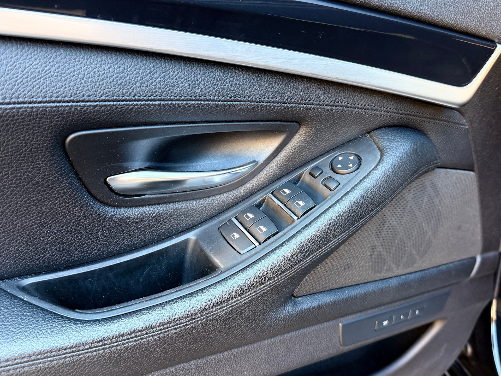 BMW 530d Touring xDrive M Sport Steptronic-image-20