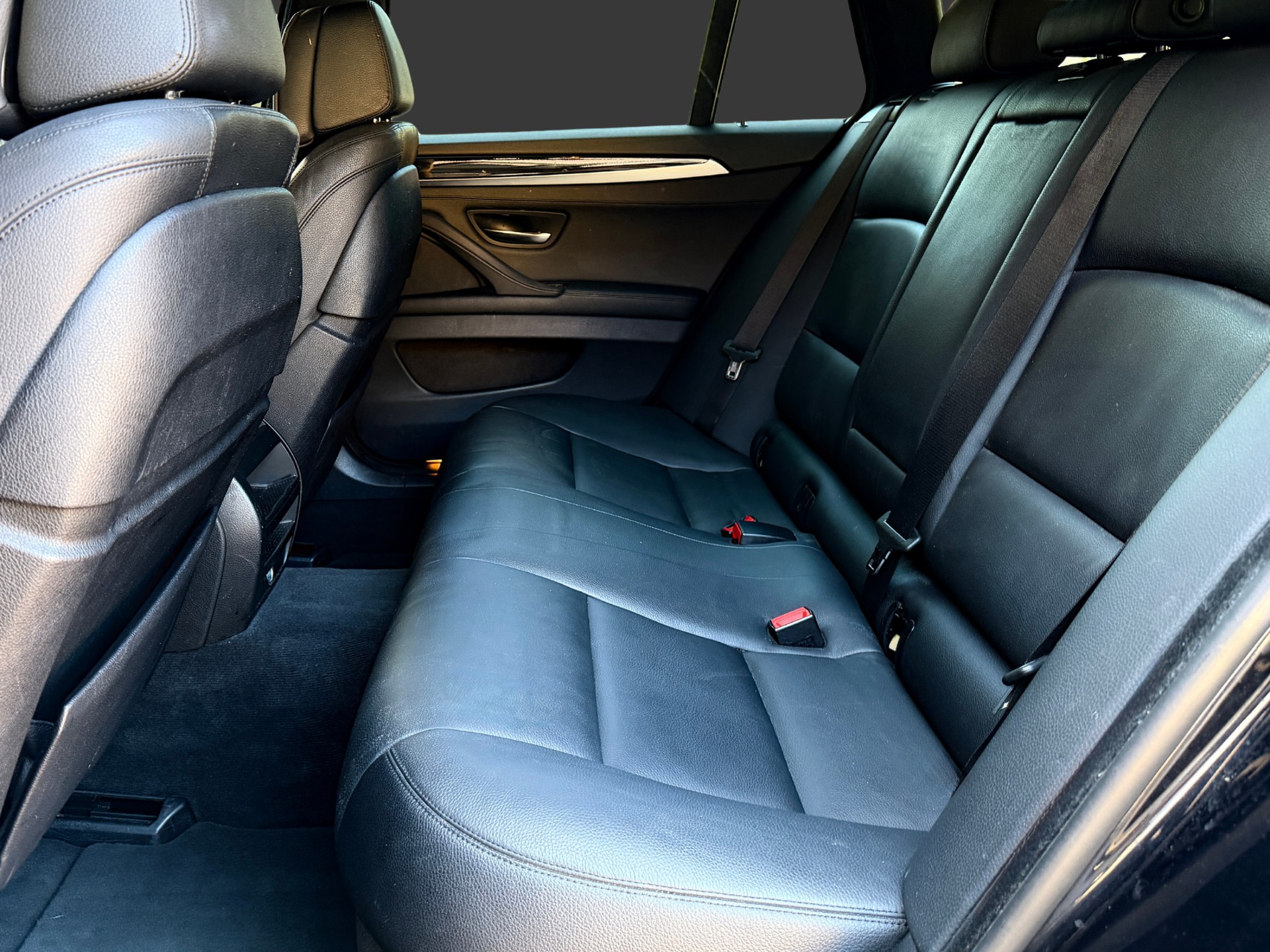 BMW 530d Touring xDrive M Sport Steptronic-image-28