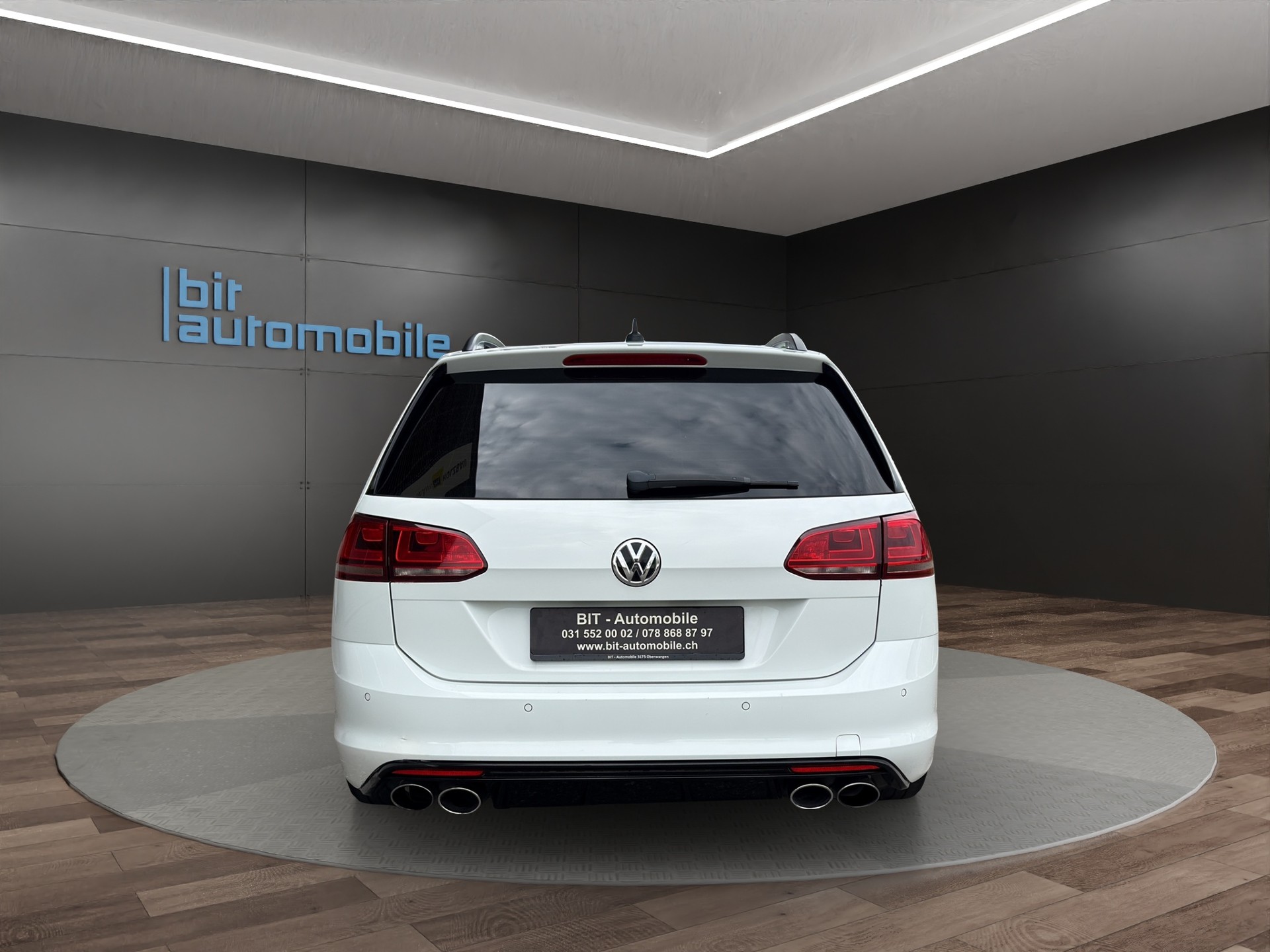 VW Variant 2.0 TSI R 4 Motion DSG-image-5