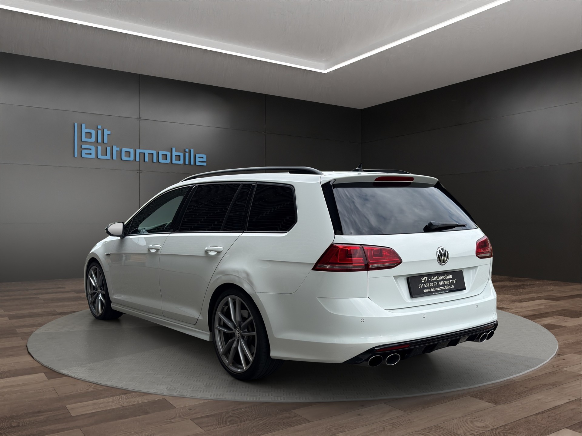 VW Variant 2.0 TSI R 4 Motion DSG-image-4