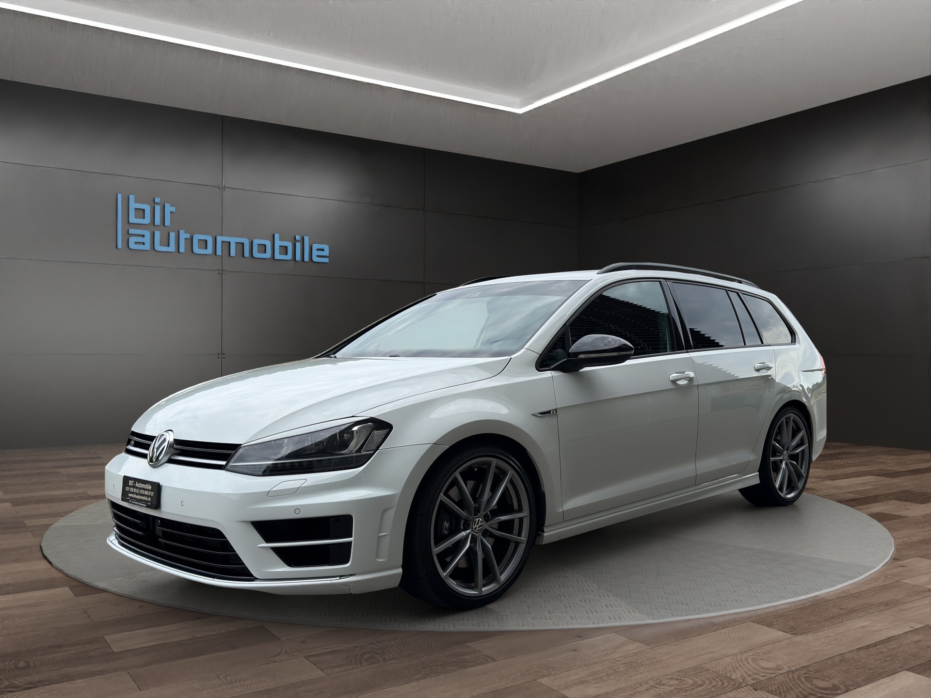 VW Variant 2.0 TSI R 4 Motion DSG-image-0