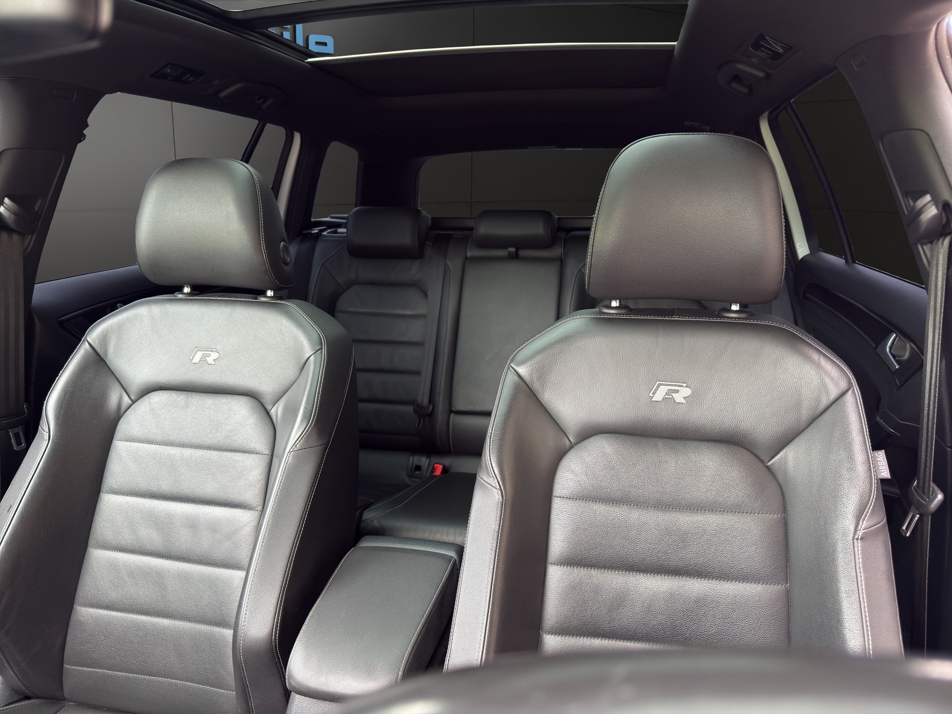 VW Variant 2.0 TSI R 4 Motion DSG-image-9