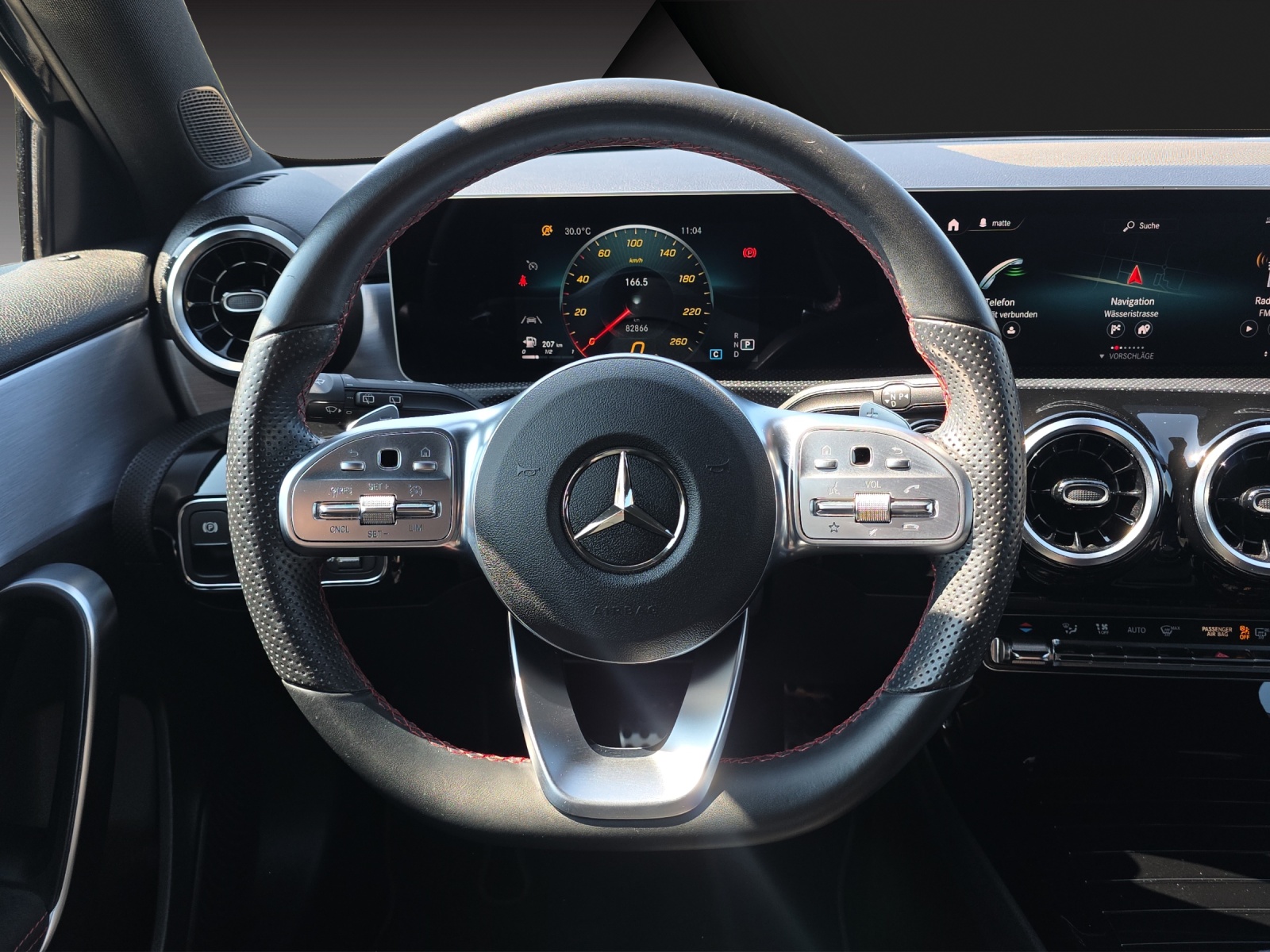 MERCEDES-BENZ A 200 AMG Line 7G-DCT-image-8