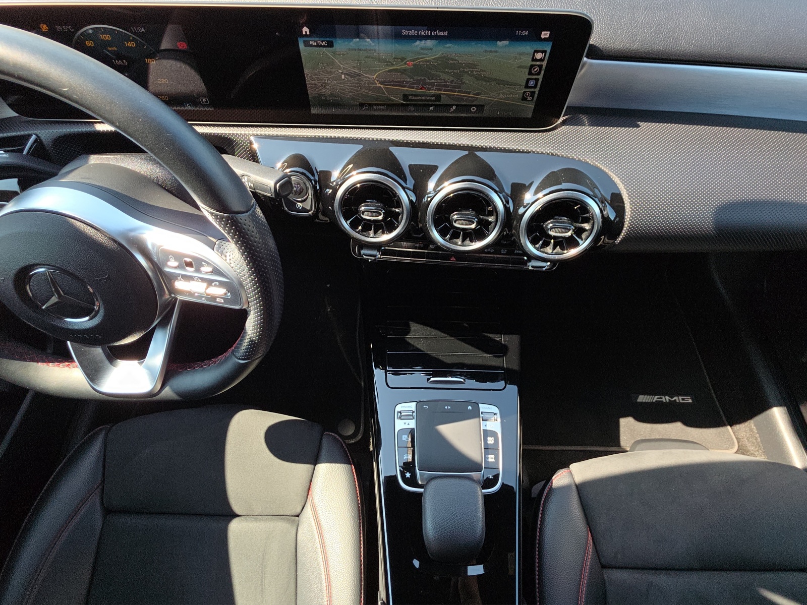 MERCEDES-BENZ A 200 AMG Line 7G-DCT-image-11