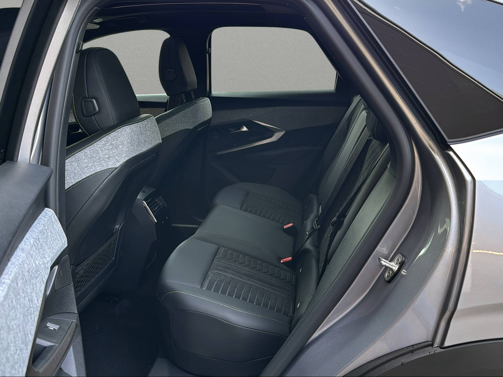 PEUGEOT 3008 145 e-DCS6 Hybrid GT Exclusive-image-7