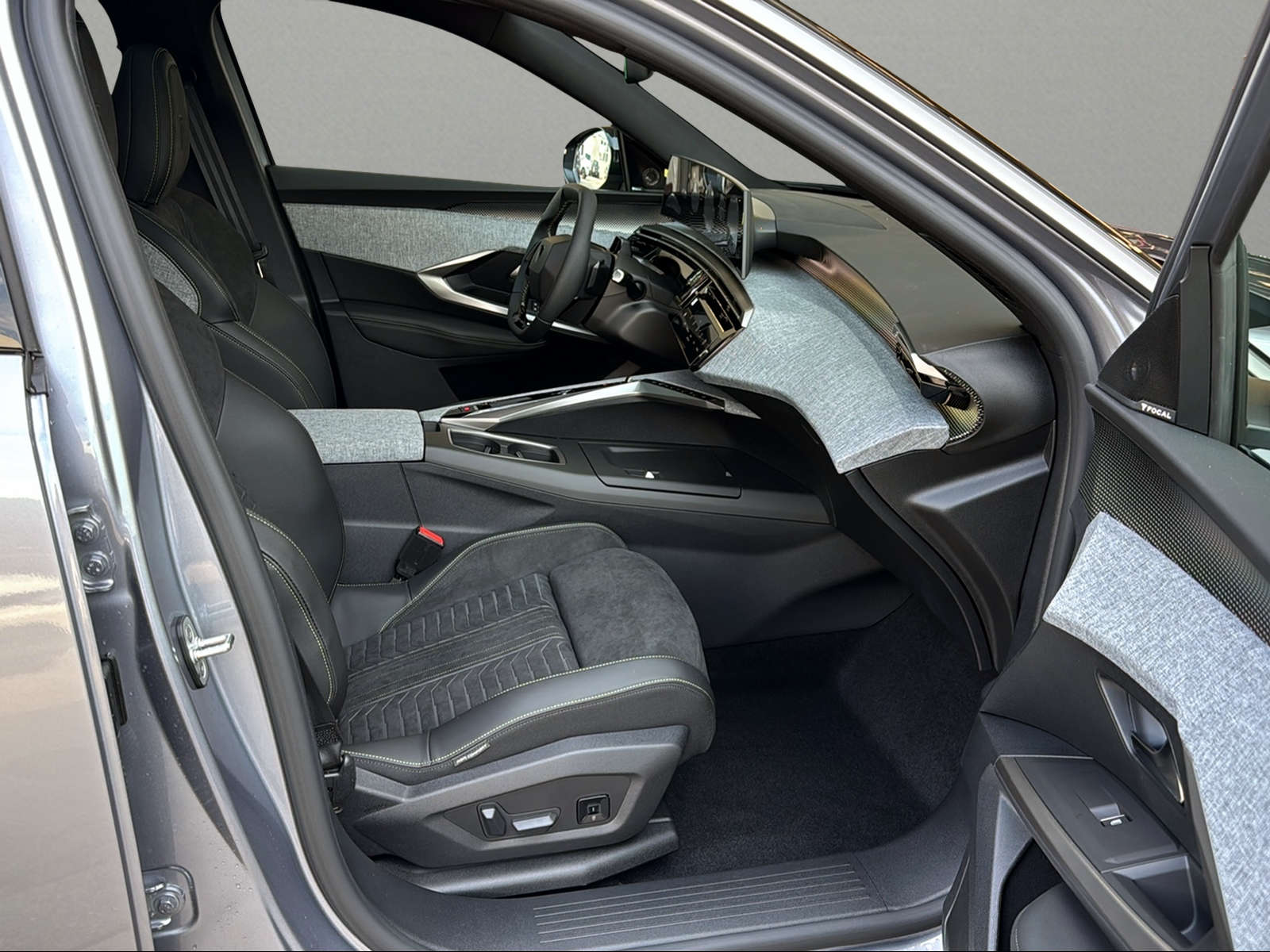 PEUGEOT 3008 145 e-DCS6 Hybrid GT Exclusive-image-14