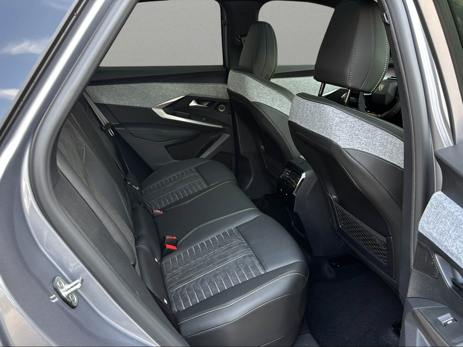 PEUGEOT 3008 145 e-DCS6 Hybrid GT Exclusive-image-13