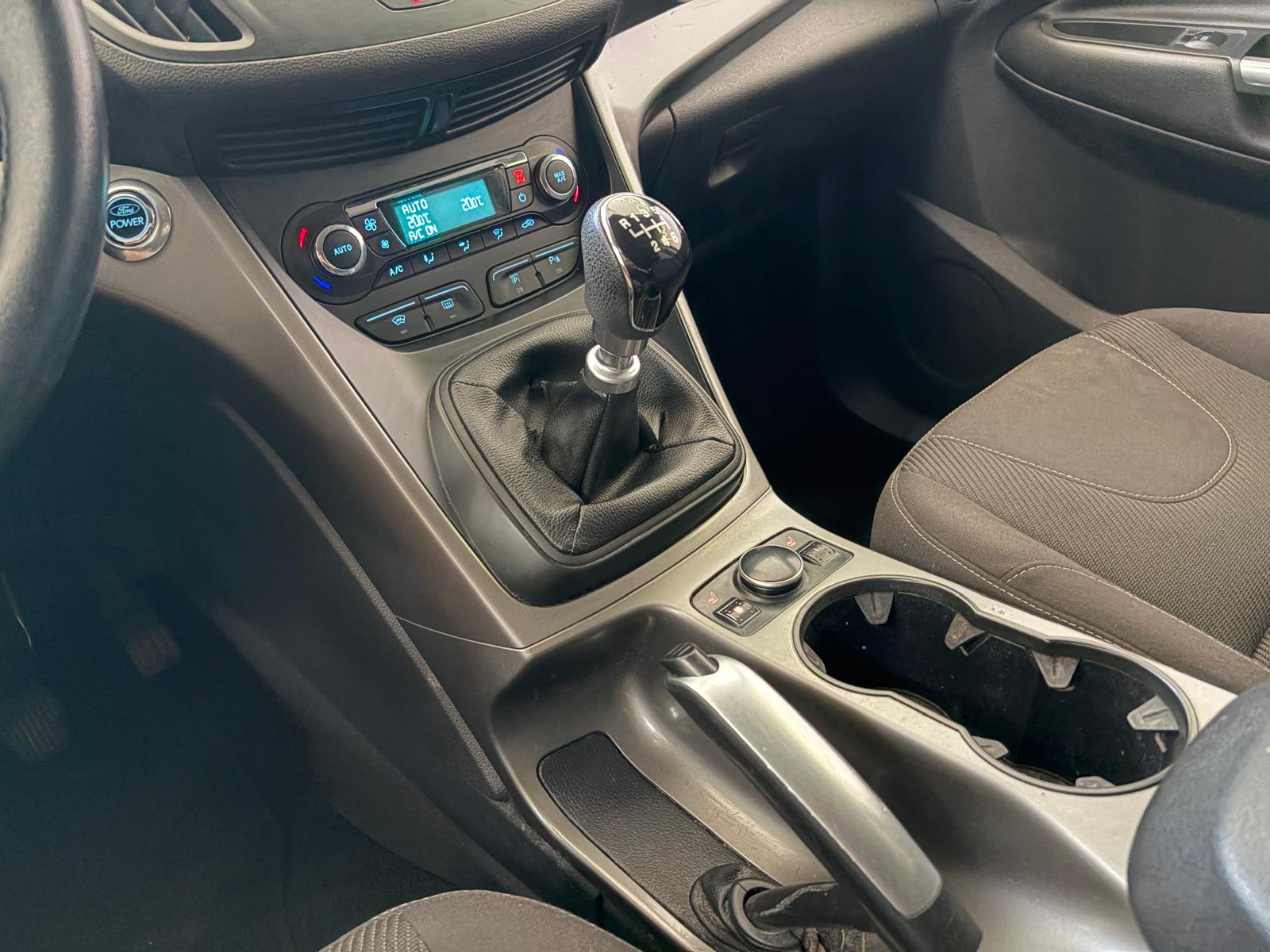 FORD Kuga 2.0 TDCi Carving 4WD-image-16