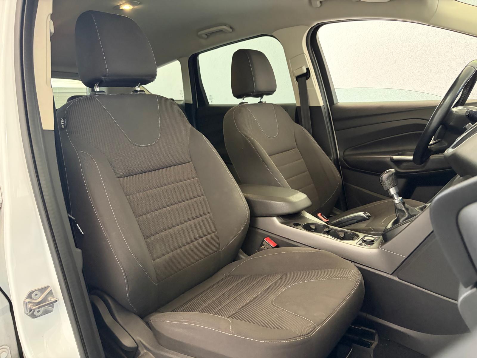 FORD Kuga 2.0 TDCi Carving 4WD-image-6