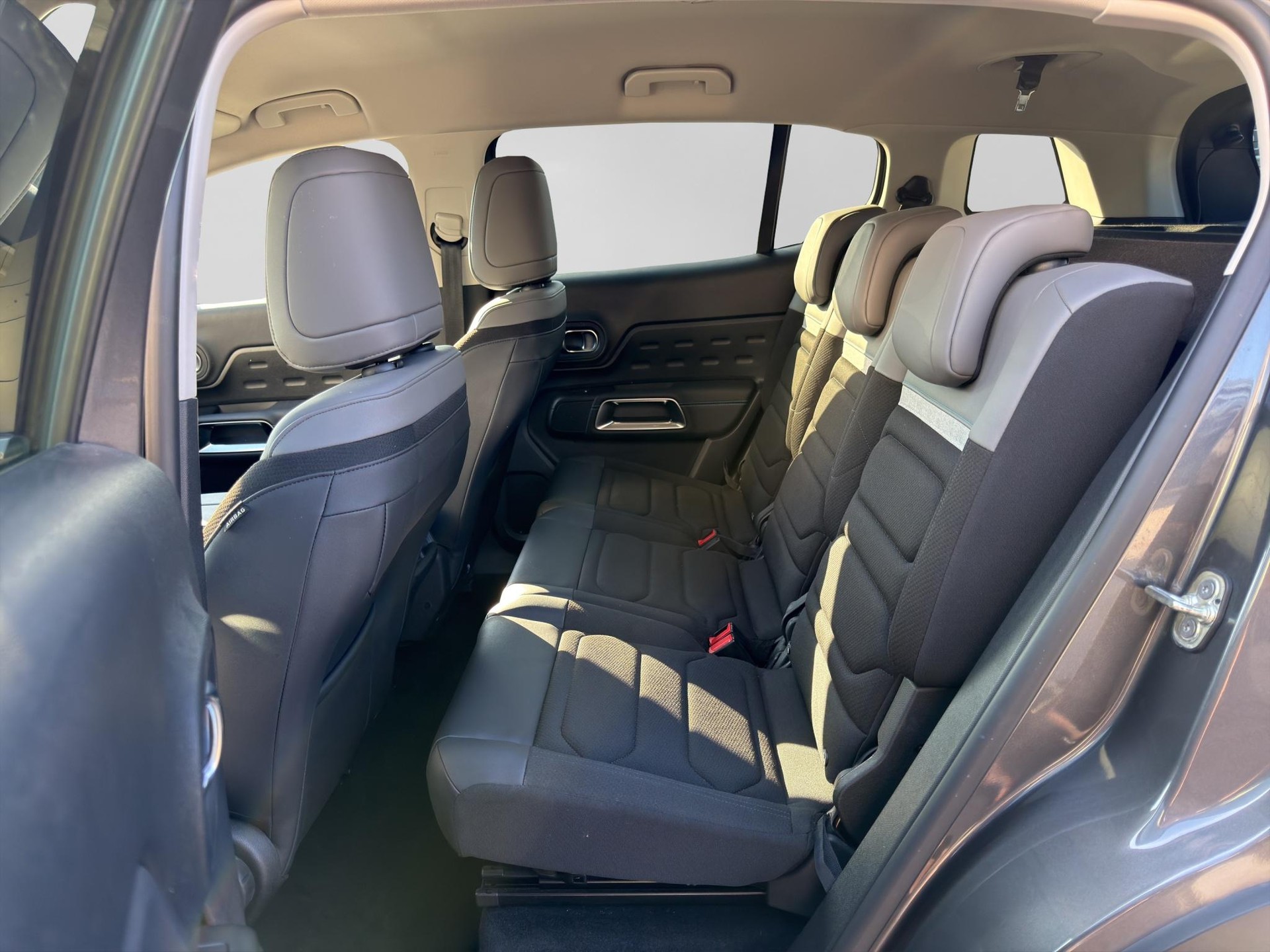 CITROEN C5 Aircross 1.2 Hybrid Swiss Edition-image-6