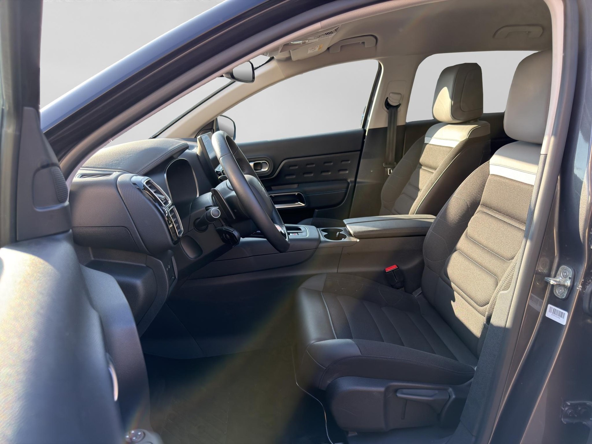 CITROEN C5 Aircross 1.2 Hybrid Swiss Edition-image-1