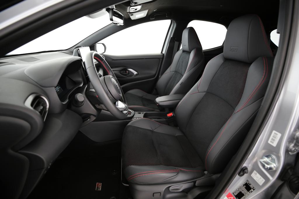 TOYOTA Yaris 1.5 VVT-i HSD GR Sport-image-3