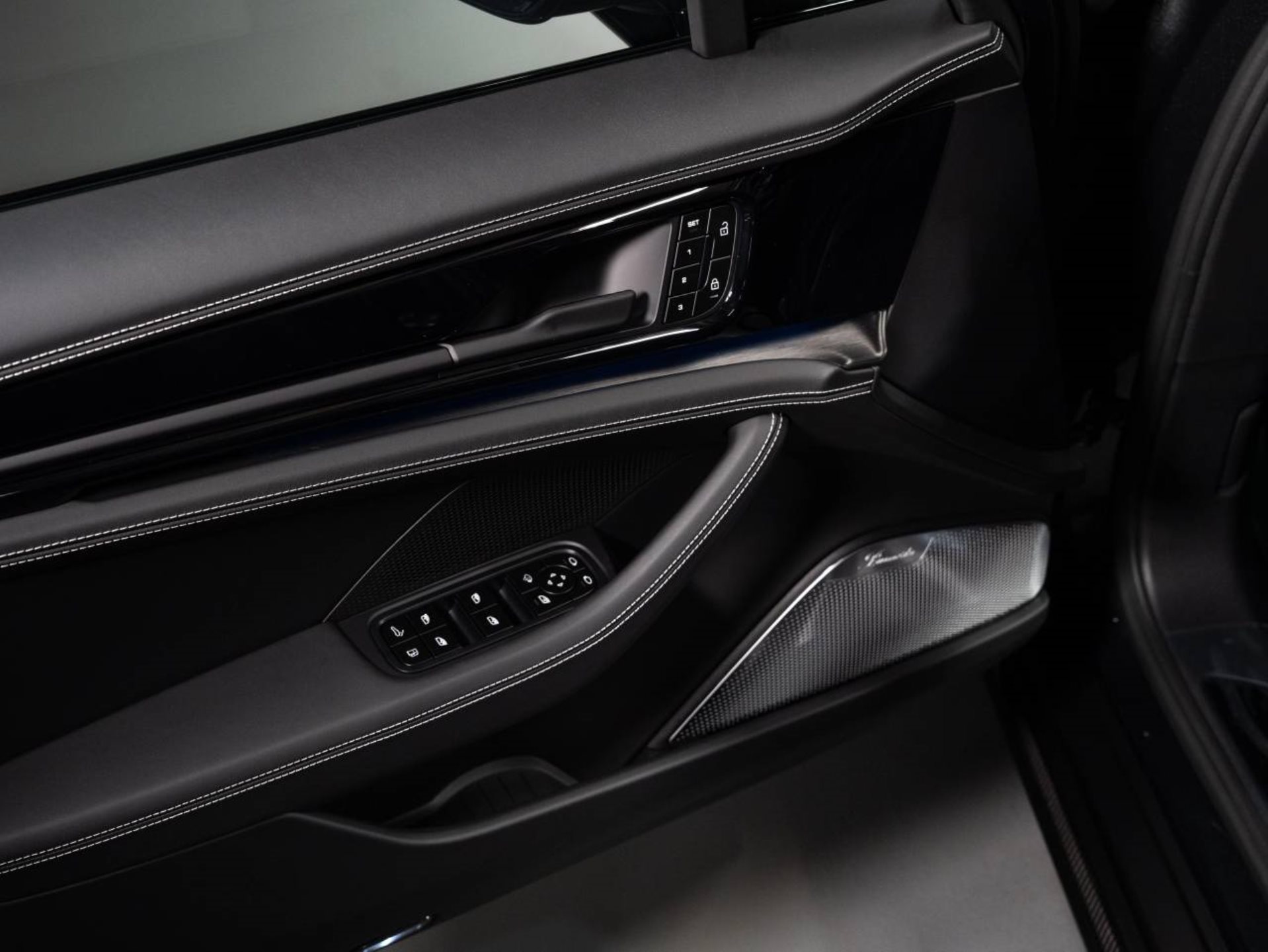 PORSCHE Panamera Turbo S E-Hybrid-image-19