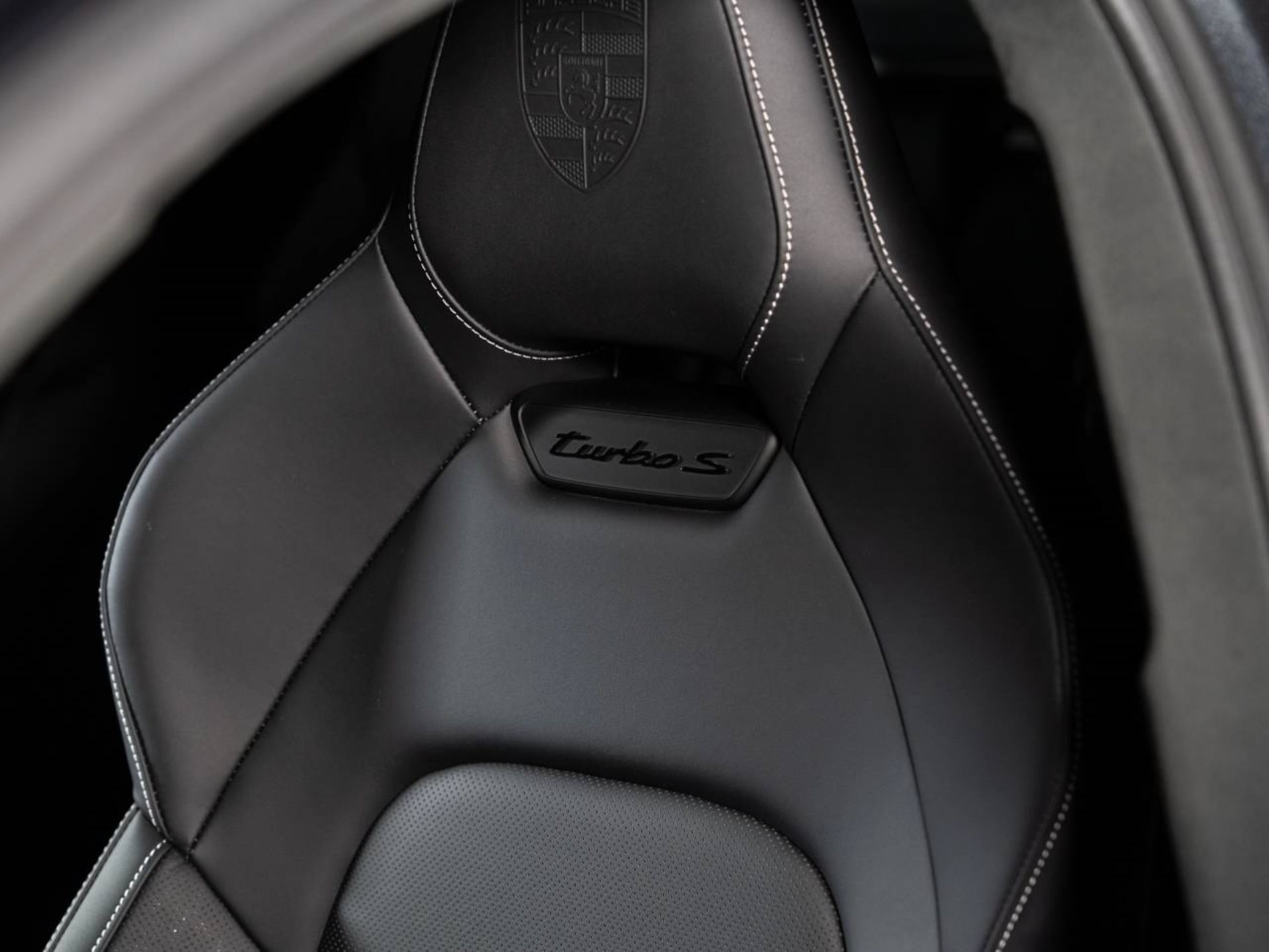 PORSCHE Panamera Turbo S E-Hybrid-image-17