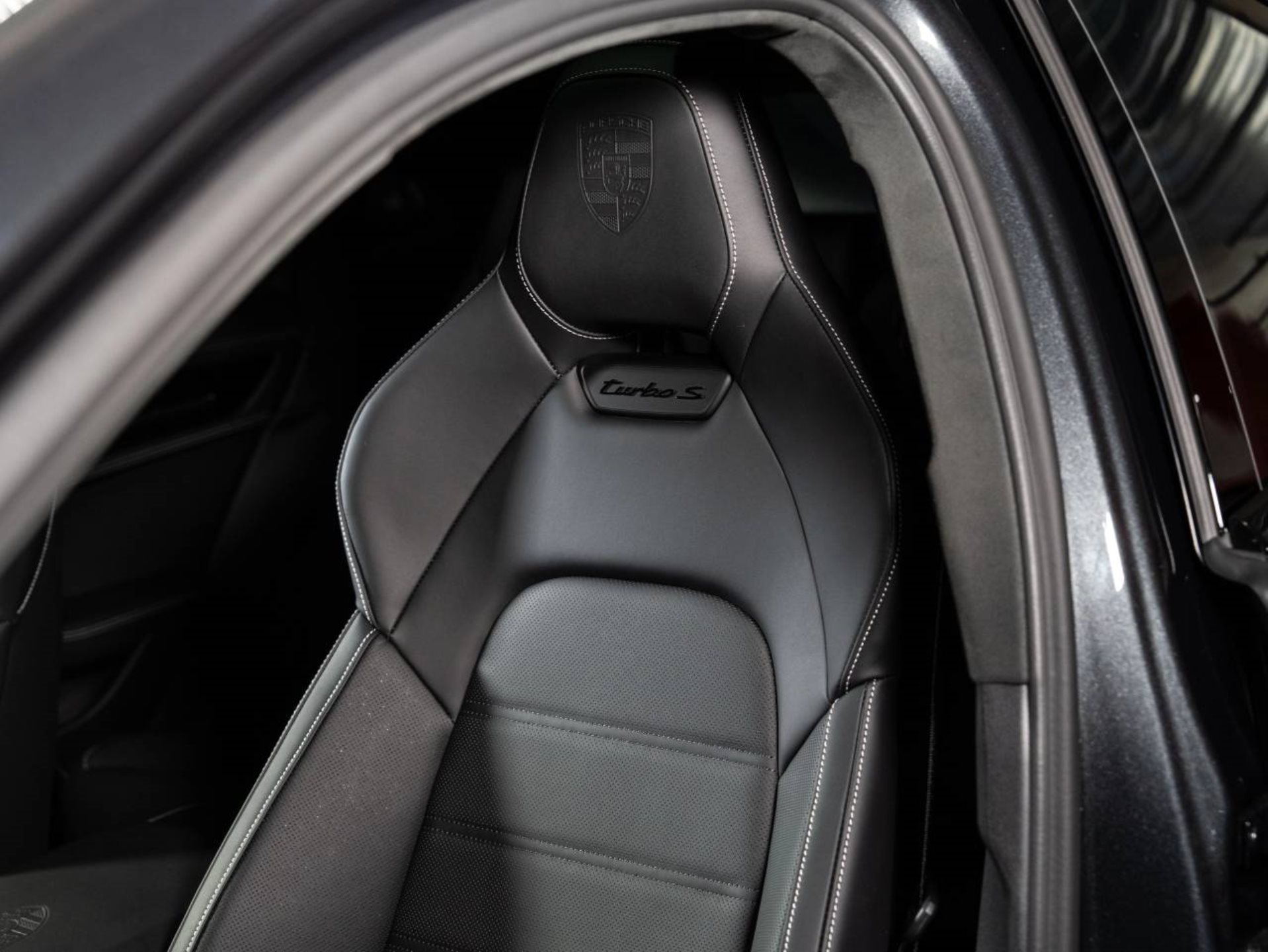 PORSCHE Panamera Turbo S E-Hybrid-image-16