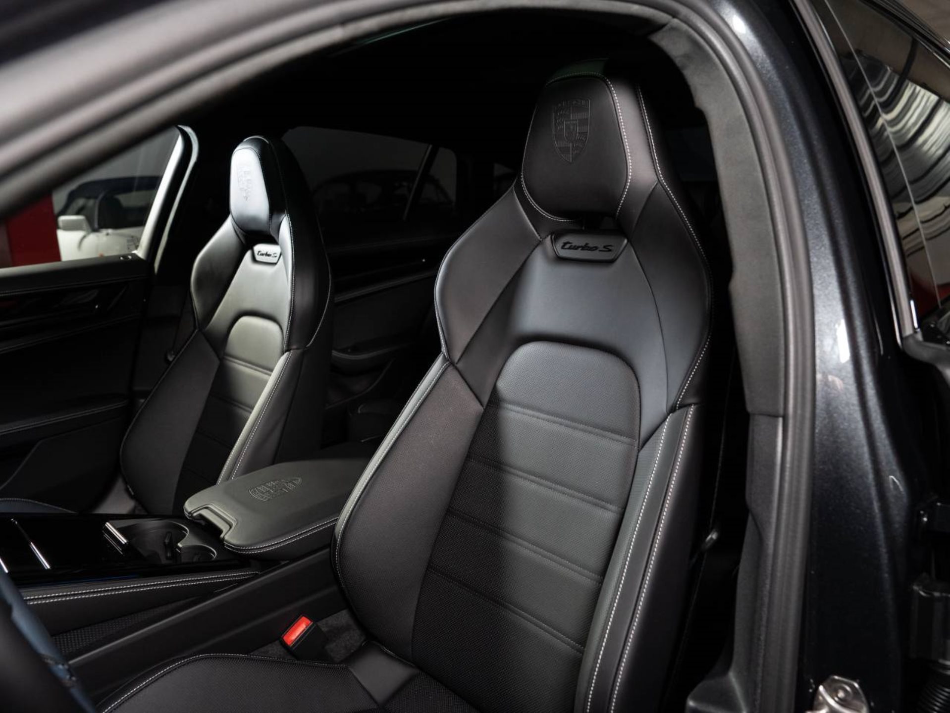 PORSCHE Panamera Turbo S E-Hybrid-image-4