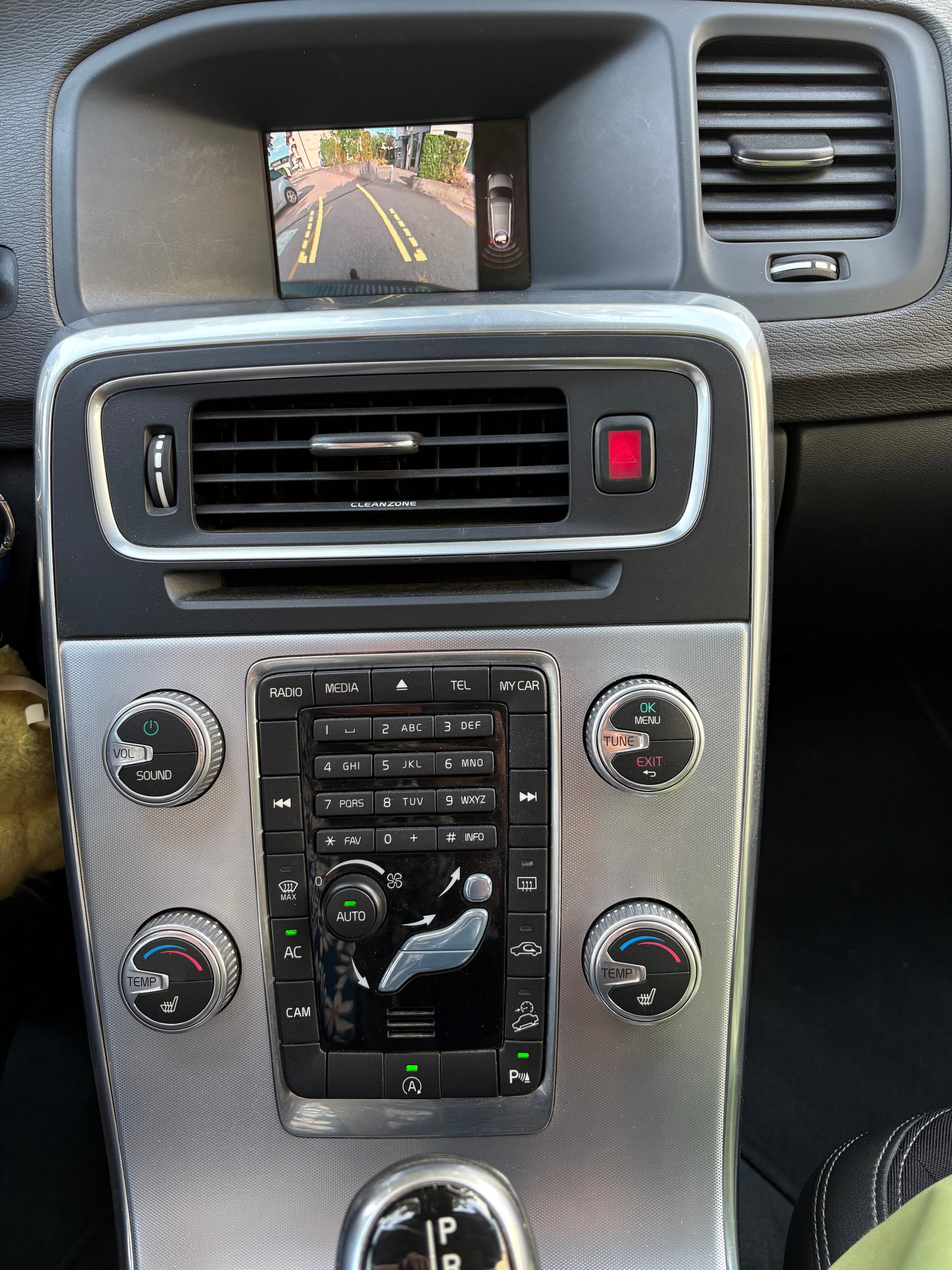VOLVO 2.4 D4 Momentum AWD S/S-image-2