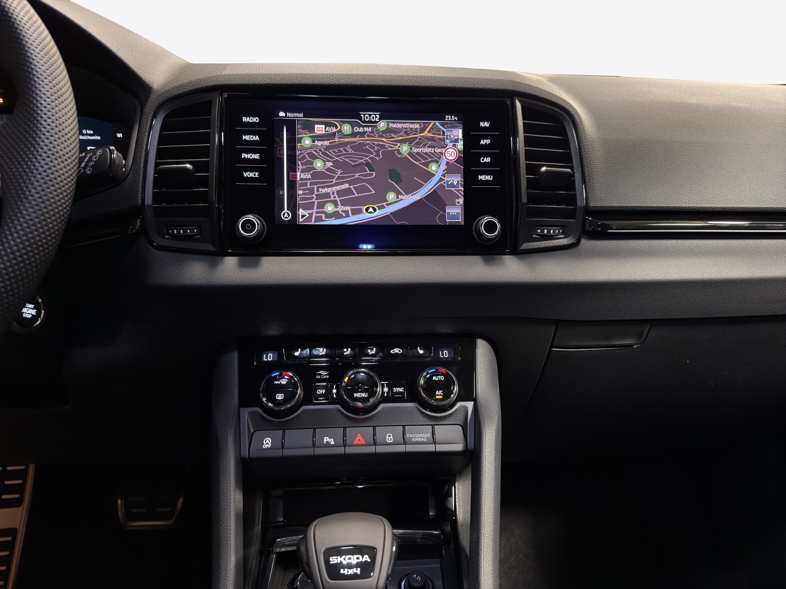 SKODA Karoq SL 2.0TSI-image-10