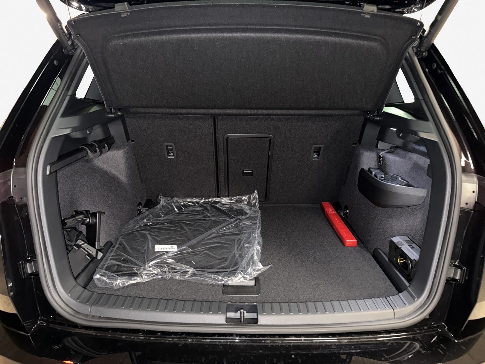 SKODA Karoq SL 2.0TSI-image-12