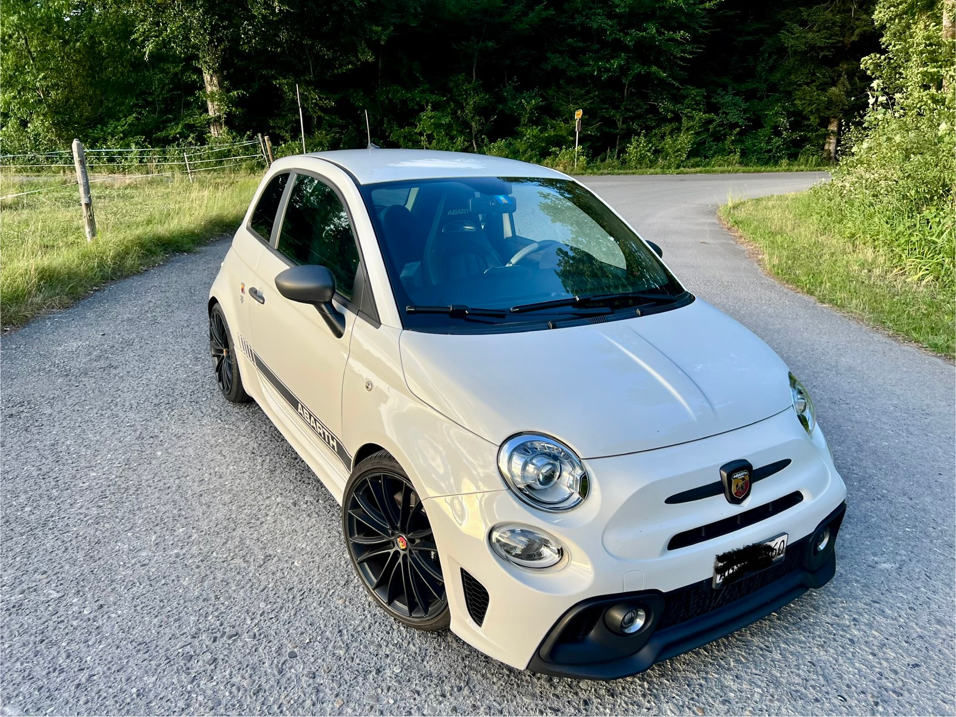FIAT 595 Abarth 1.4 T-Jet 180 Competizione-image-1