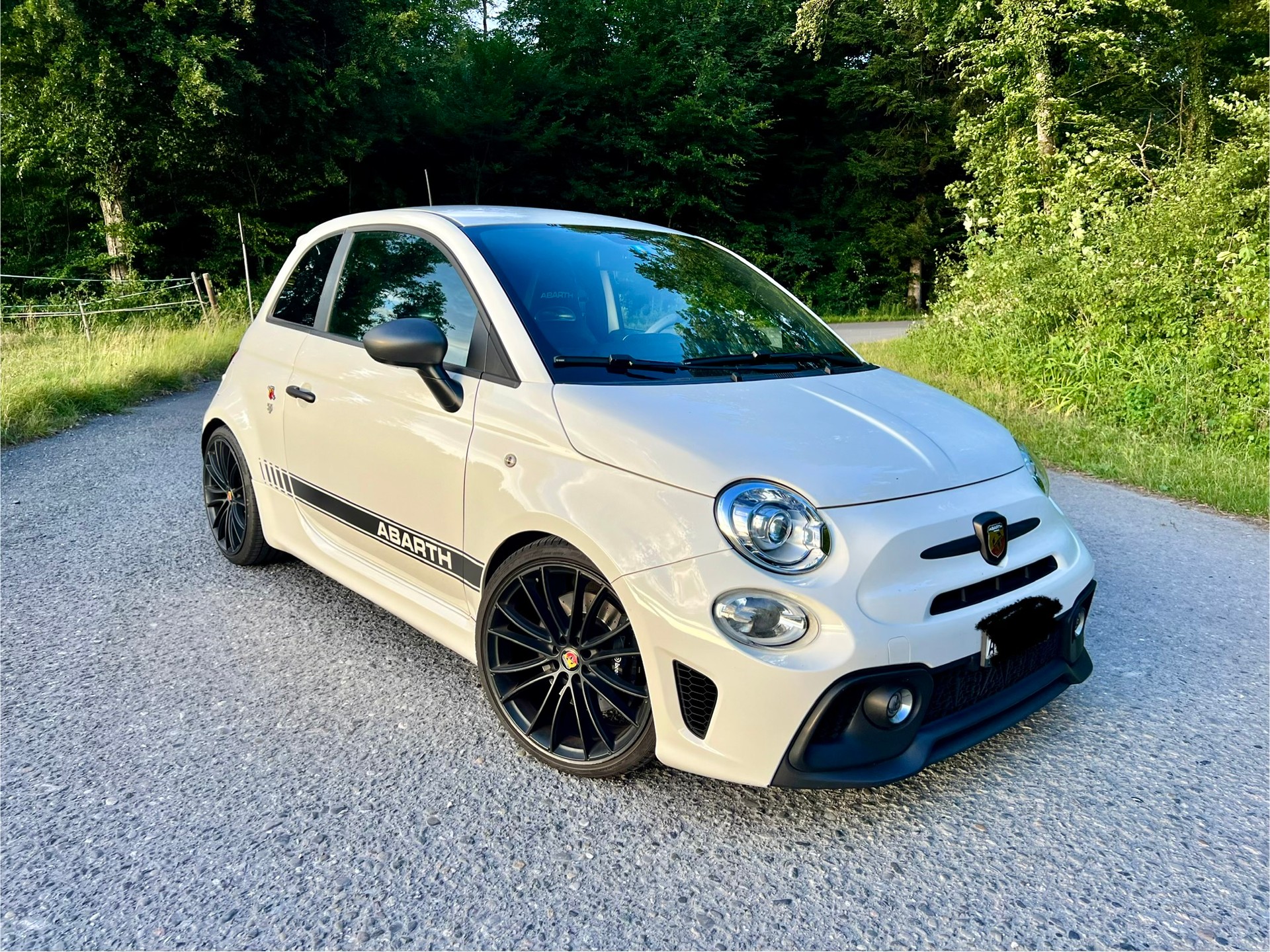 FIAT 595 Abarth 1.4 T-Jet 180 Competizione-image-0