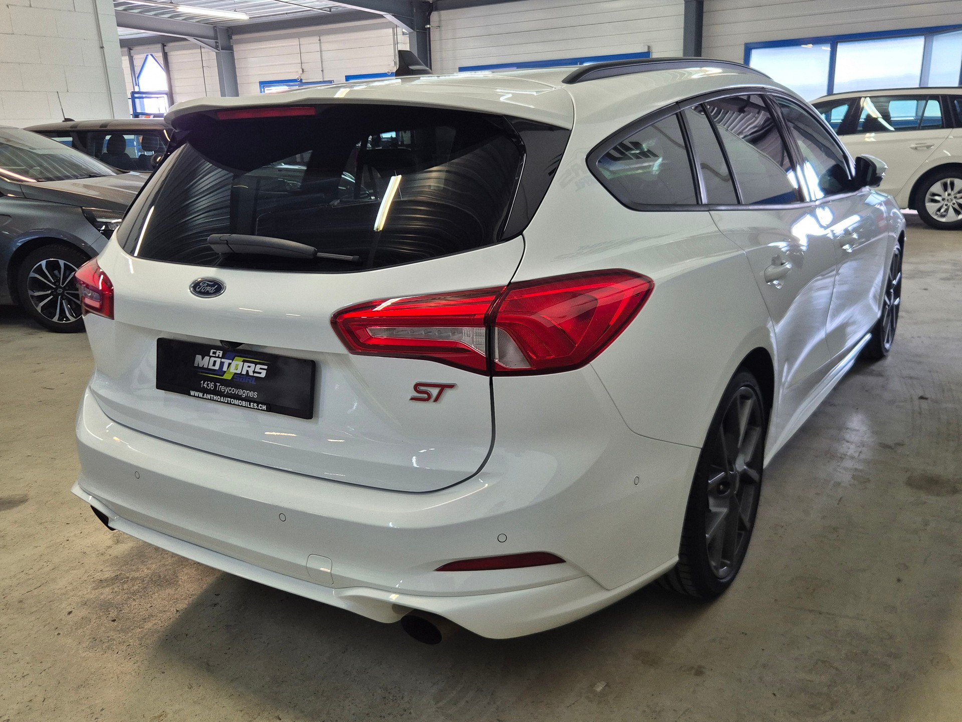 FORD Focus ST 2.3 Styling Paket Automat-image-2
