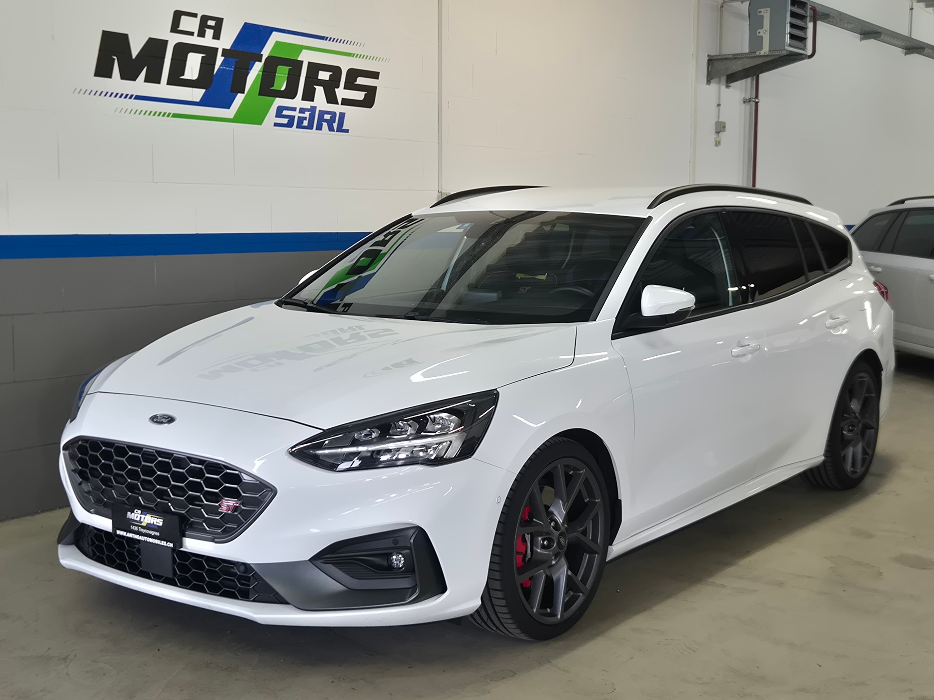 FORD Focus ST 2.3 Styling Paket Automat-image-0