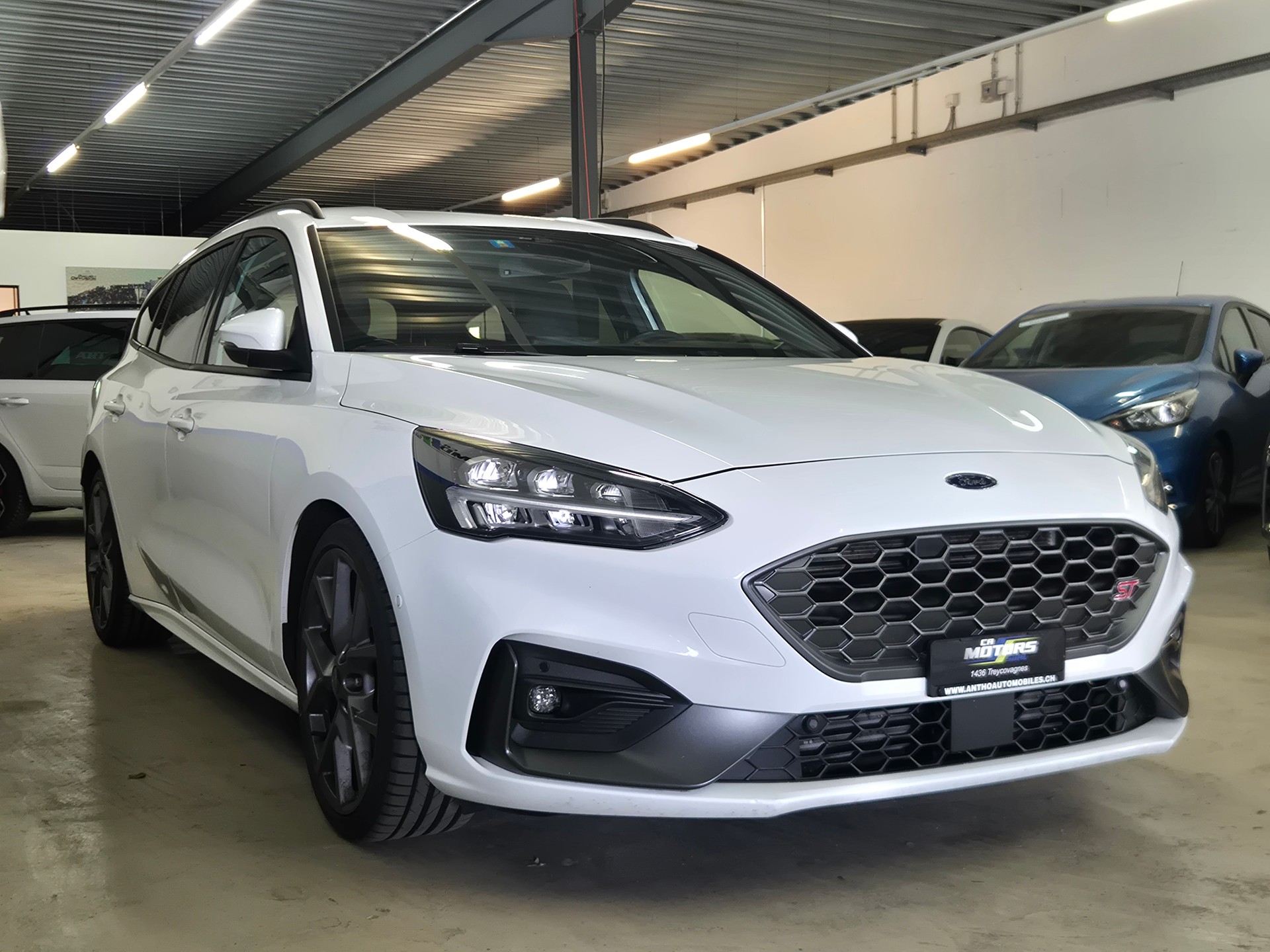 FORD Focus ST 2.3 Styling Paket Automat-image-1