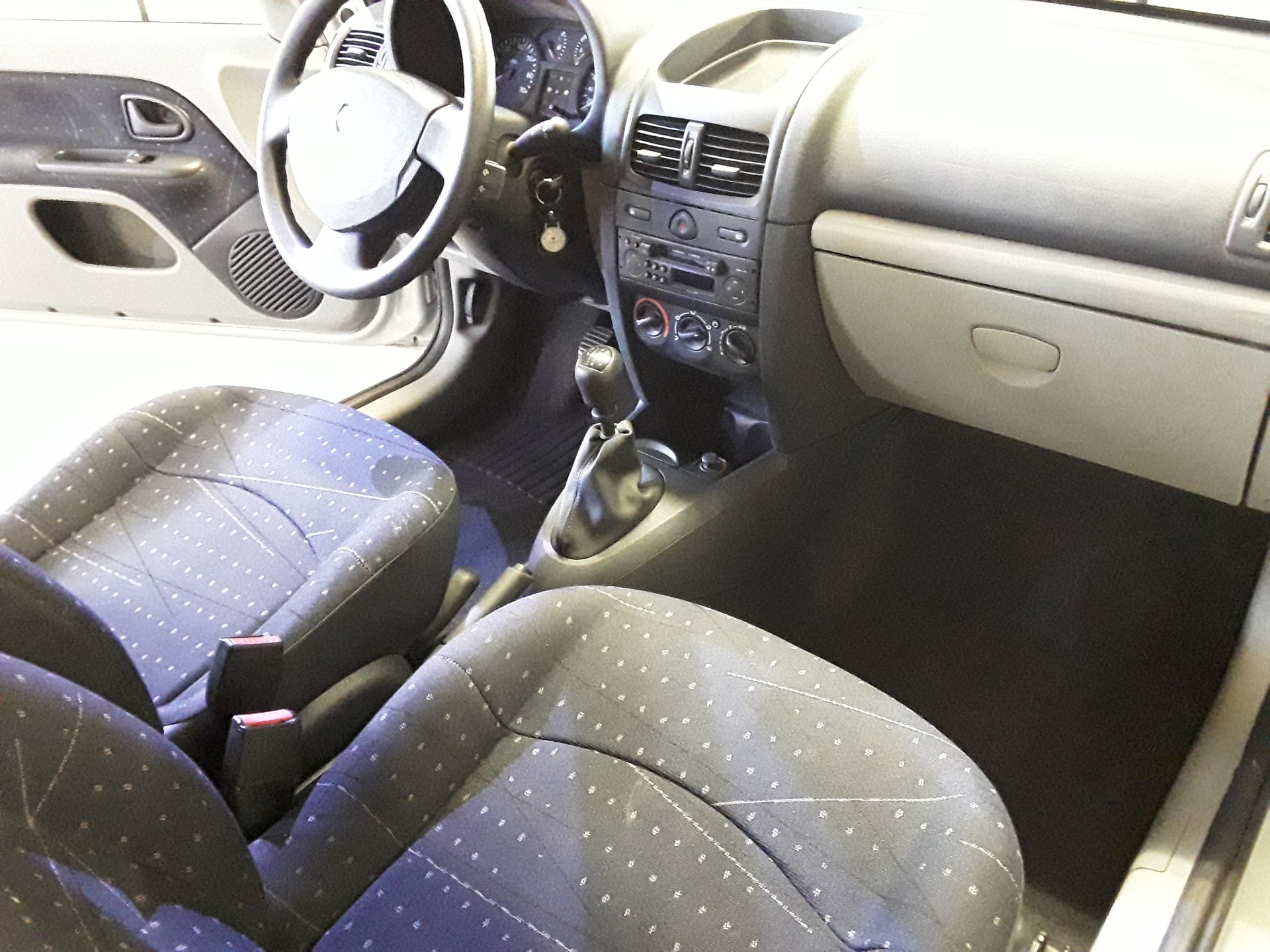 RENAULT Clio 1.2 Authentique Pack-image-9