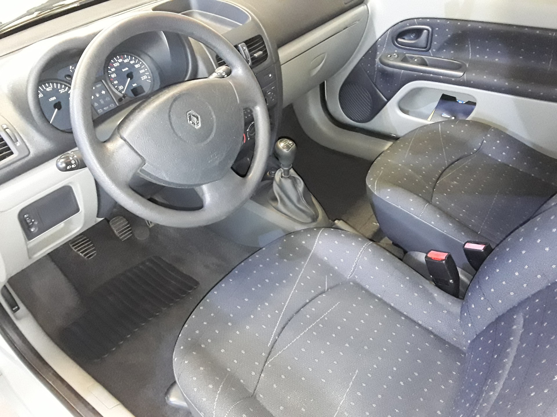 RENAULT Clio 1.2 Authentique Pack-image-5