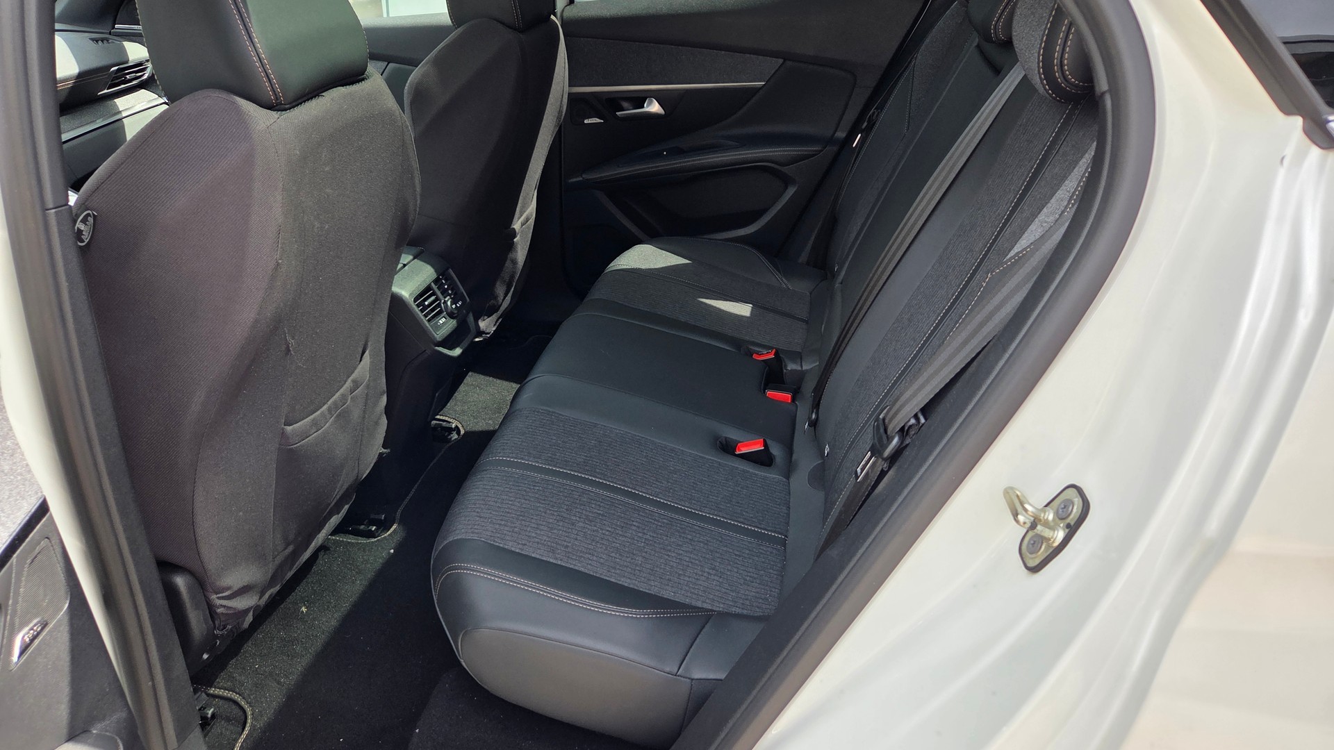 PEUGEOT 3008 1.6 THP GT Line EAT-image-8