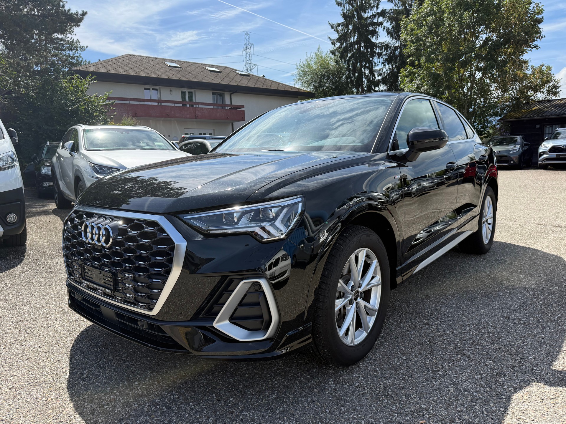 AUDI Q3 Sportback 45 TFSI S line quattro S-tronic-image-0