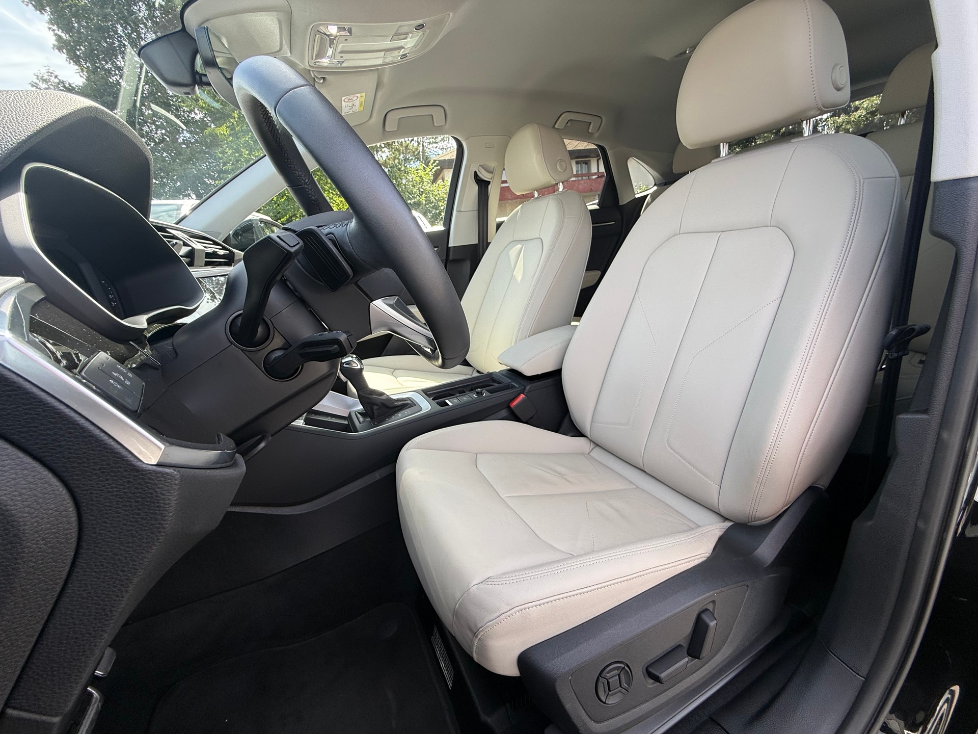 AUDI Q3 Sportback 45 TFSI S line quattro S-tronic-image-9