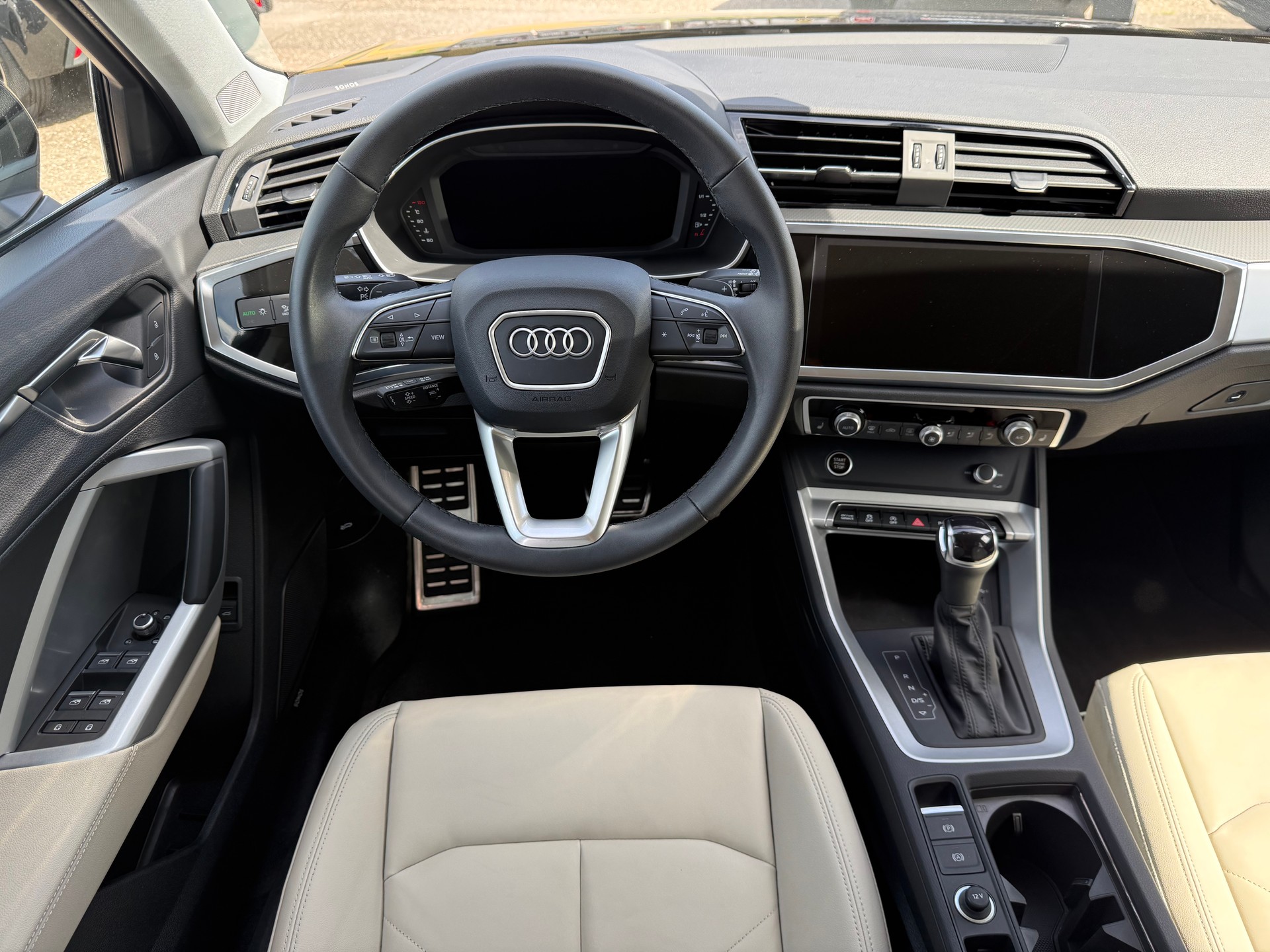 AUDI Q3 Sportback 45 TFSI S line quattro S-tronic-image-12