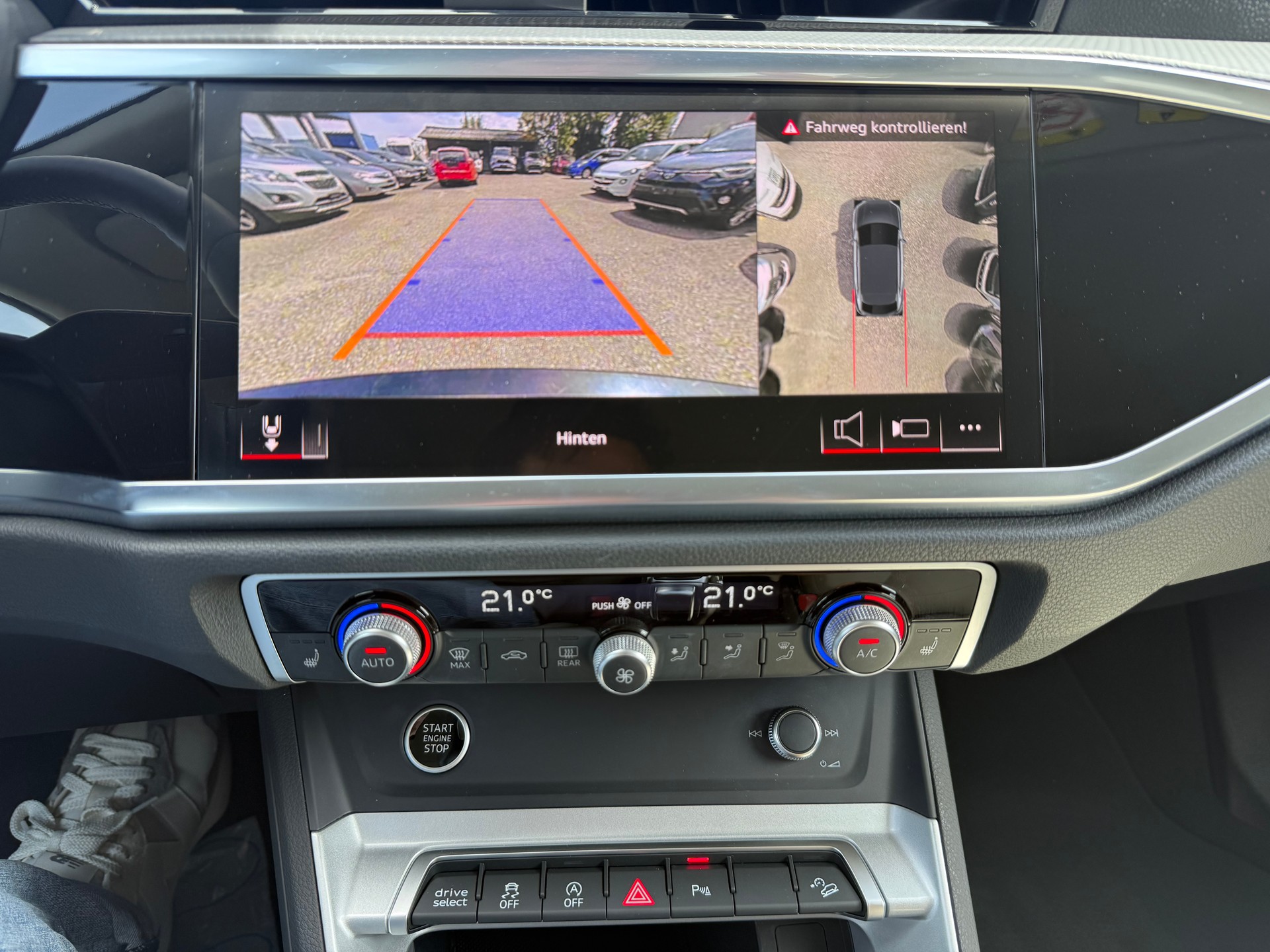 AUDI Q3 Sportback 45 TFSI S line quattro S-tronic-image-15