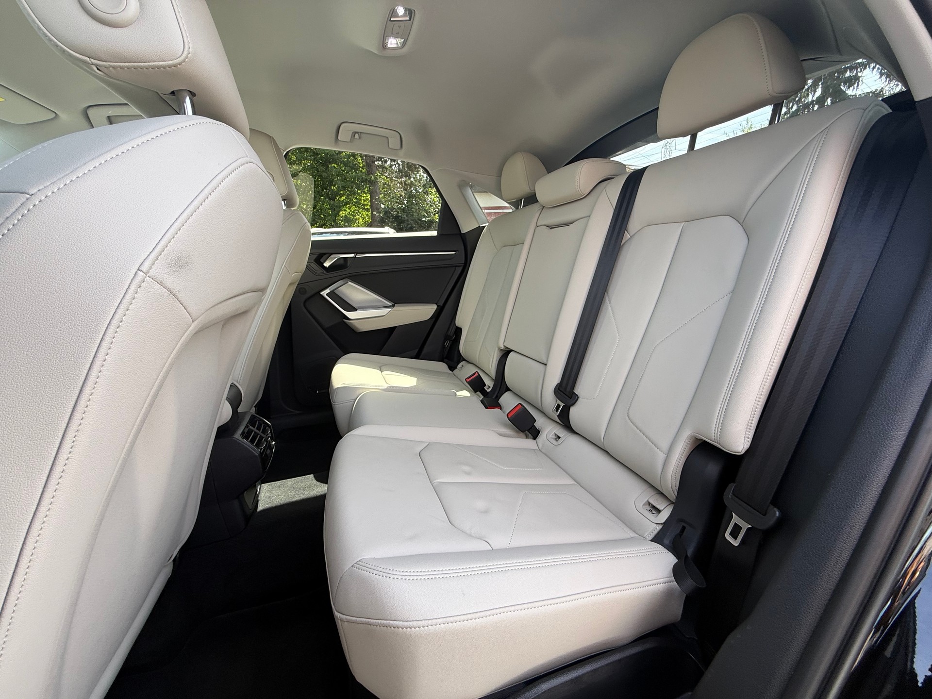 AUDI Q3 Sportback 45 TFSI S line quattro S-tronic-image-10