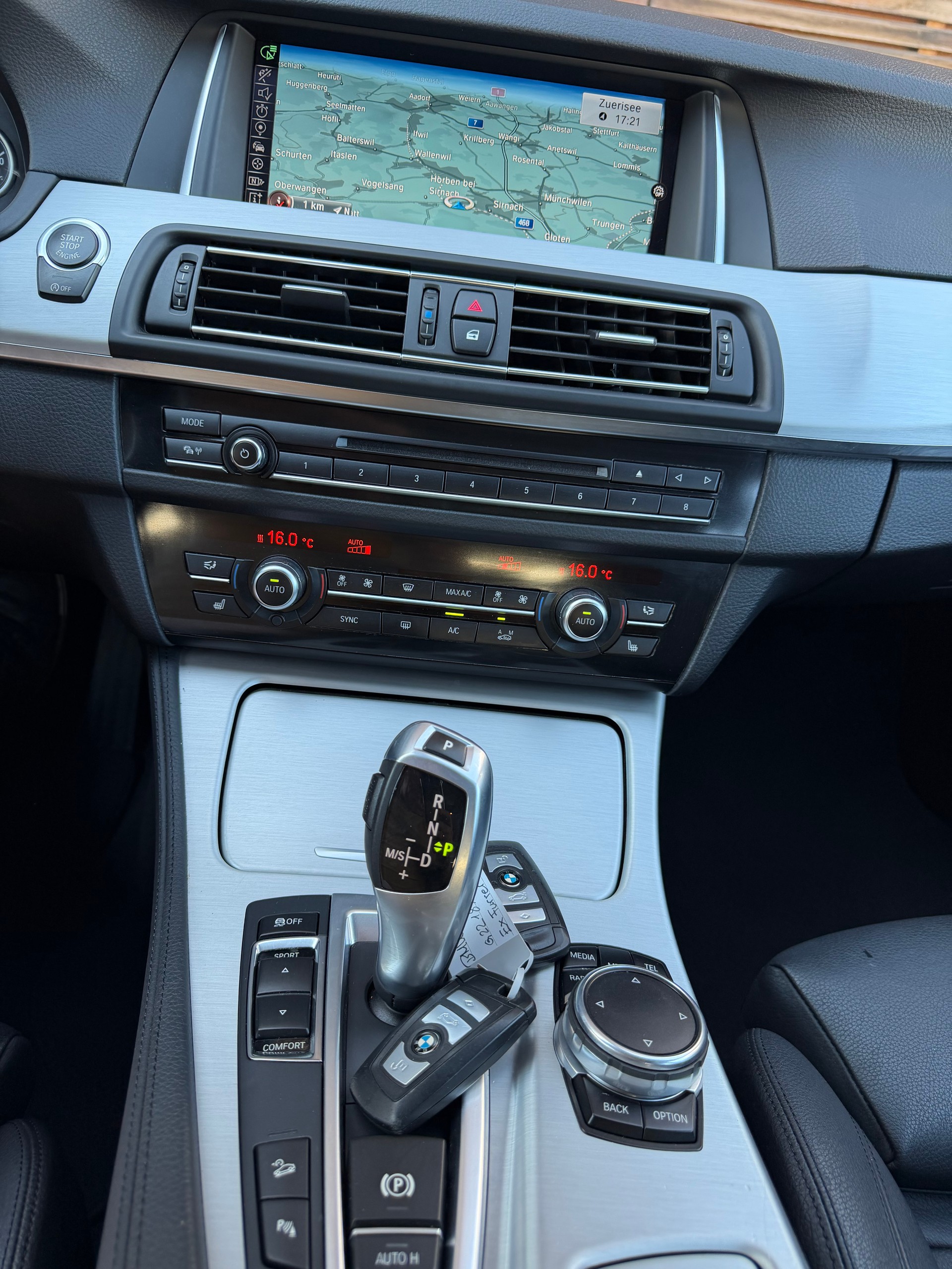 BMW 520d Touring xDrive Steptronic-image-8